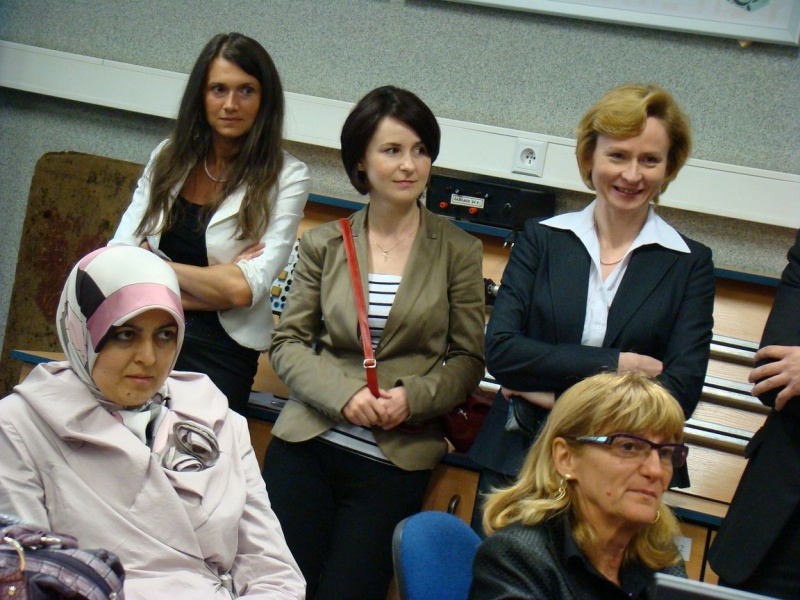 Zdjęcie w galerii na portalu naszwodzislaw.com: Dorośli bawili się nimi jak małe dzieci wiadomości z regionu