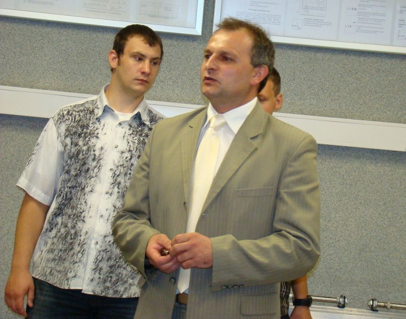 Zdjęcie w galerii na portalu naszwodzislaw.com: Dorośli bawili się nimi jak małe dzieci wiadomości z regionu