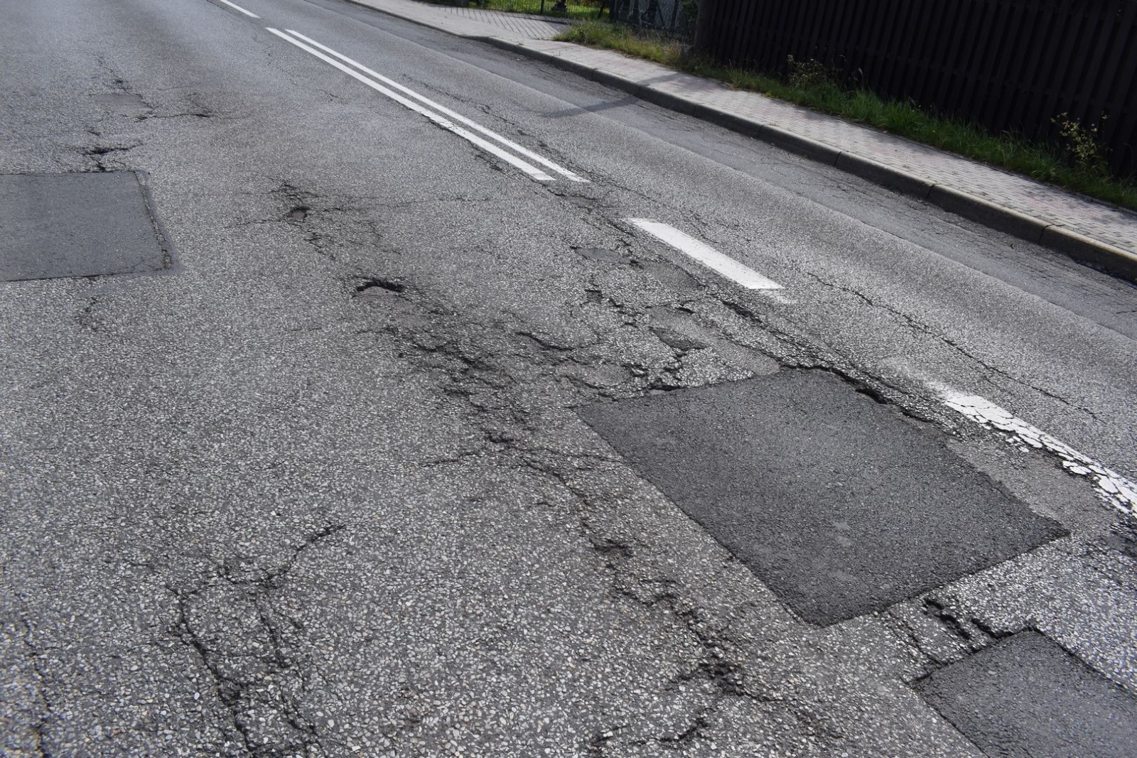 Zdjęcie w galerii na portalu naszwodzislaw.com: Kolejne miliony na remonty dróg. Tym razem w Radlinie i Syryni wiadomości z regionu