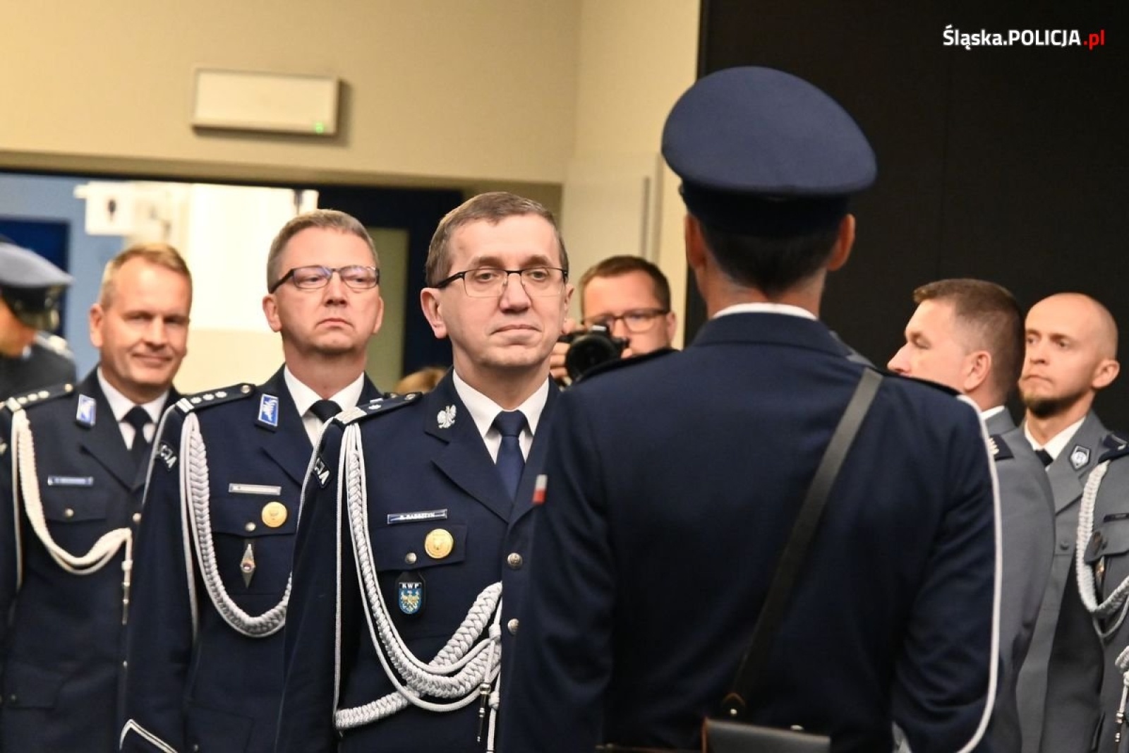 Zdjęcie w galerii na portalu naszwodzislaw.com: Uroczysta zbiórka i wyróżnienia dla policjantów i pracowników [FOTO] wiadomości z regionu