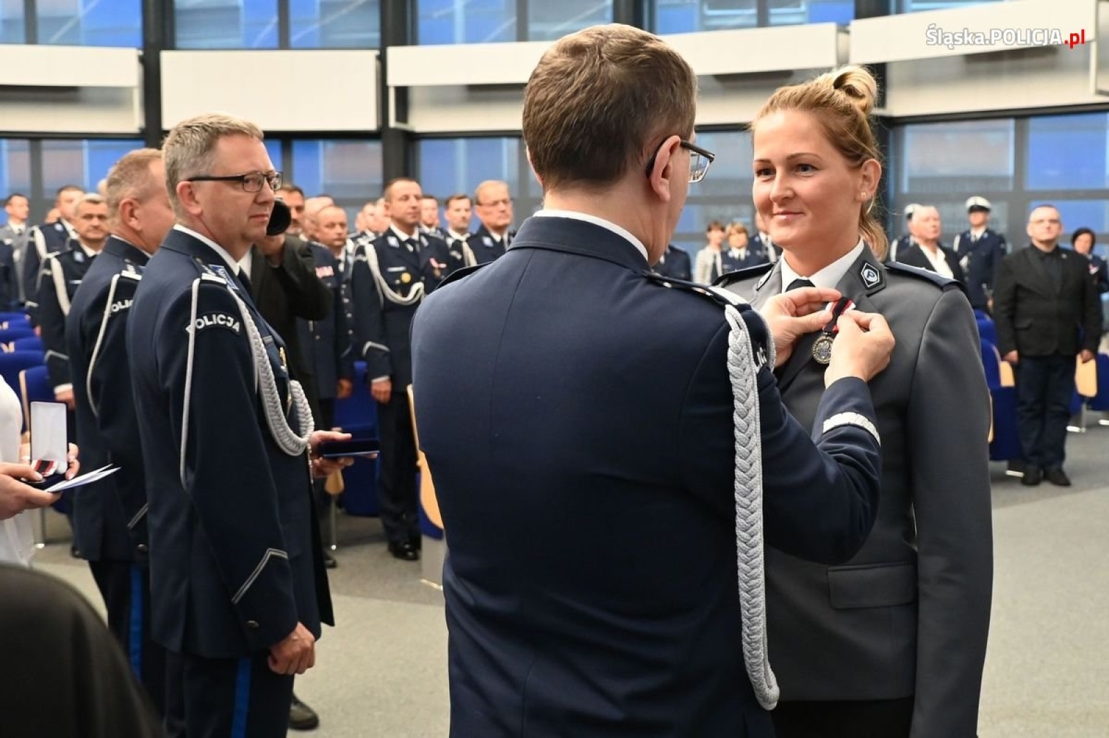 Zdjęcie w galerii na portalu naszwodzislaw.com: Uroczysta zbiórka i wyróżnienia dla policjantów i pracowników [FOTO] wiadomości z regionu
