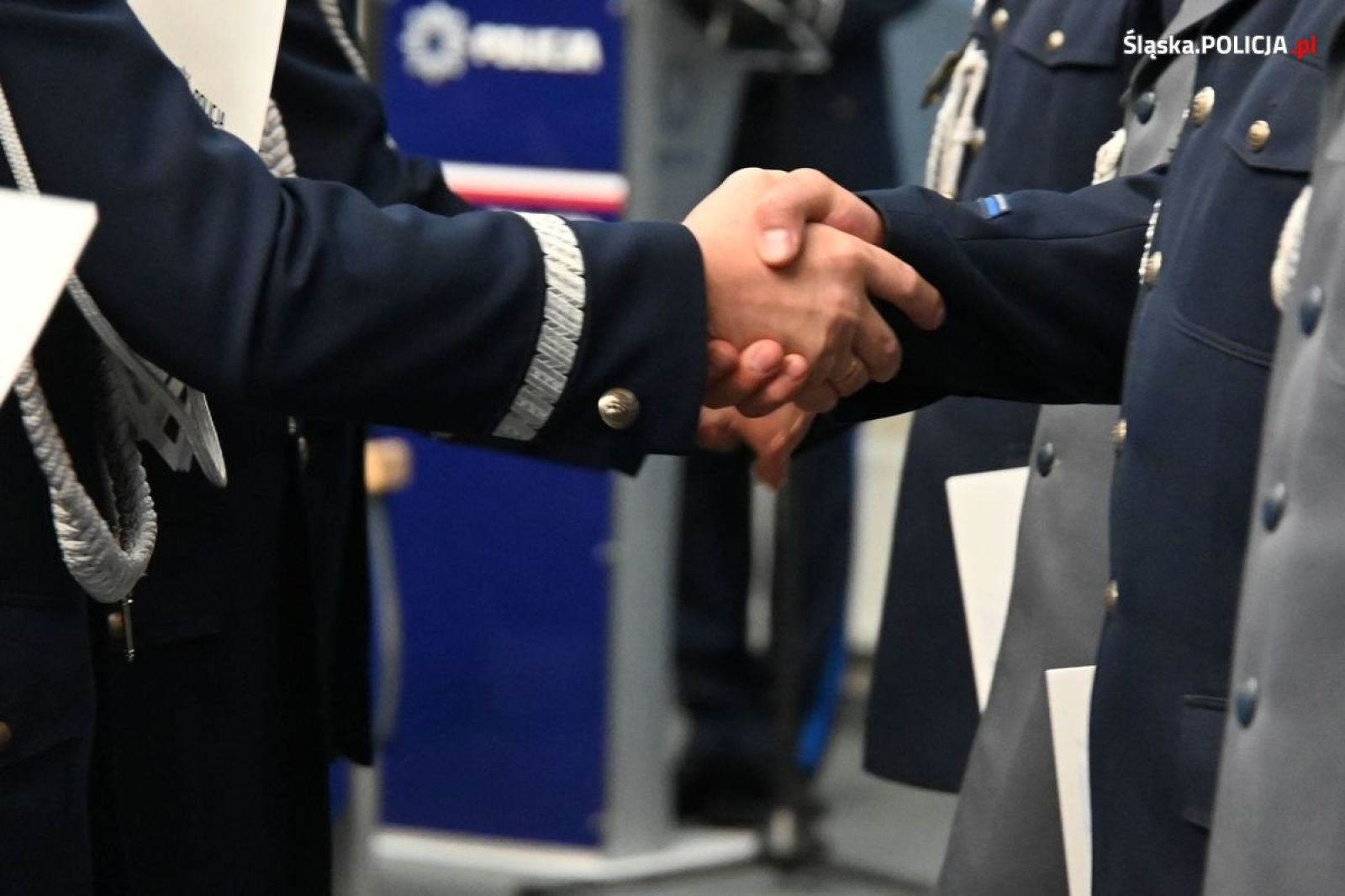 Zdjęcie w galerii na portalu naszwodzislaw.com: Uroczysta zbiórka i wyróżnienia dla policjantów i pracowników [FOTO] wiadomości z regionu