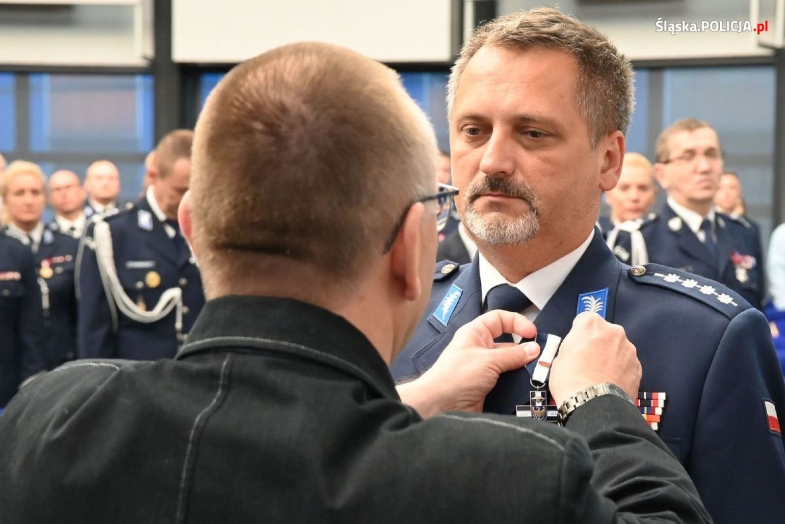 Zdjęcie w galerii na portalu naszwodzislaw.com: Uroczysta zbiórka i wyróżnienia dla policjantów i pracowników [FOTO] wiadomości z regionu