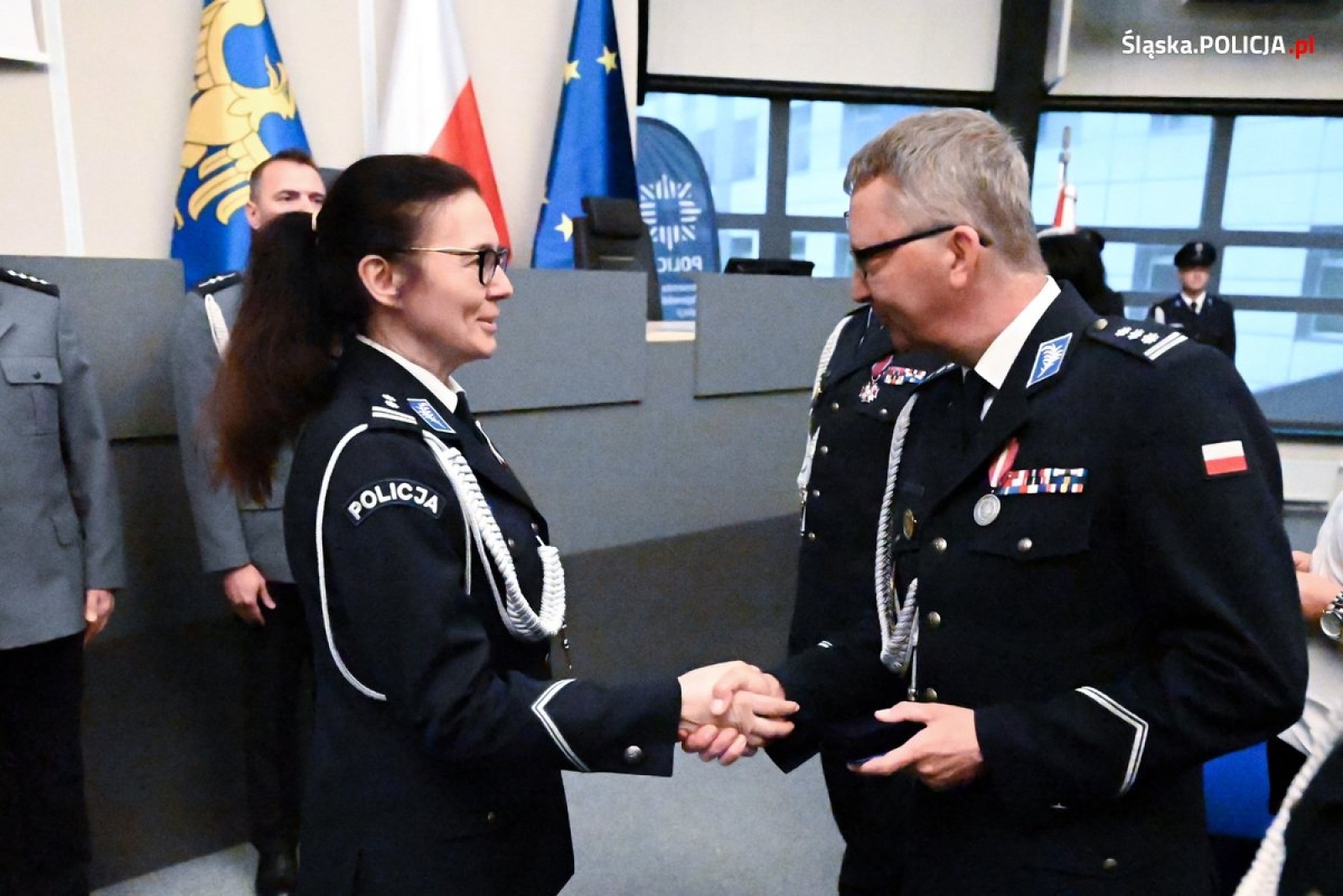 Zdjęcie w galerii na portalu naszwodzislaw.com: Uroczysta zbiórka i wyróżnienia dla policjantów i pracowników [FOTO] wiadomości z regionu