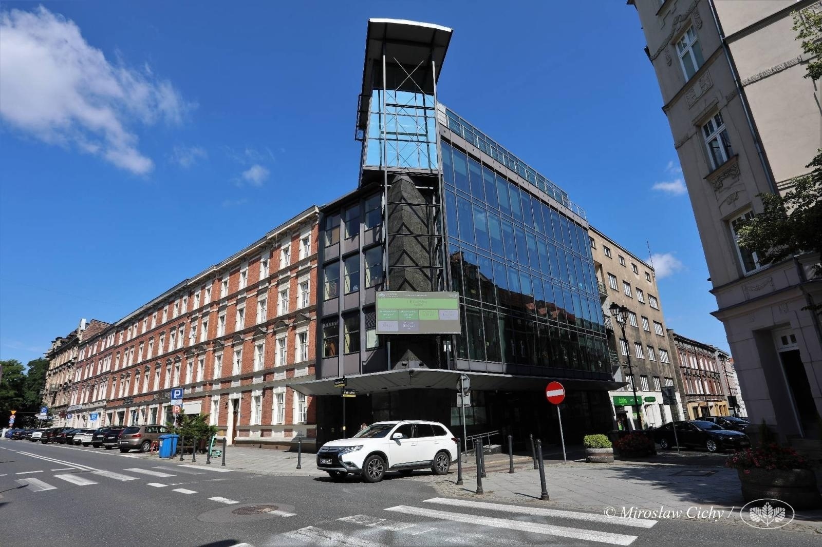 Zdjęcie w galerii na portalu naszwodzislaw.com: Eko-tablica świetlna już na budynku funduszu wiadomości z regionu