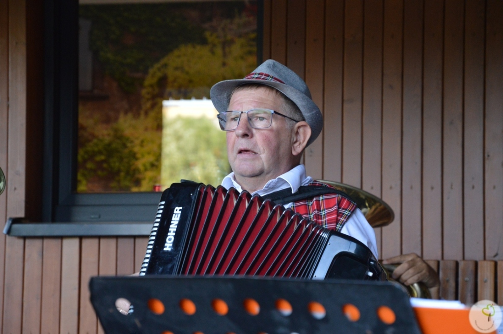 Zdjęcie w galerii na portalu naszwodzislaw.com: Kapela Ujki zagrała na tężniograniu w Radlinie [FOTO] wiadomości z regionu