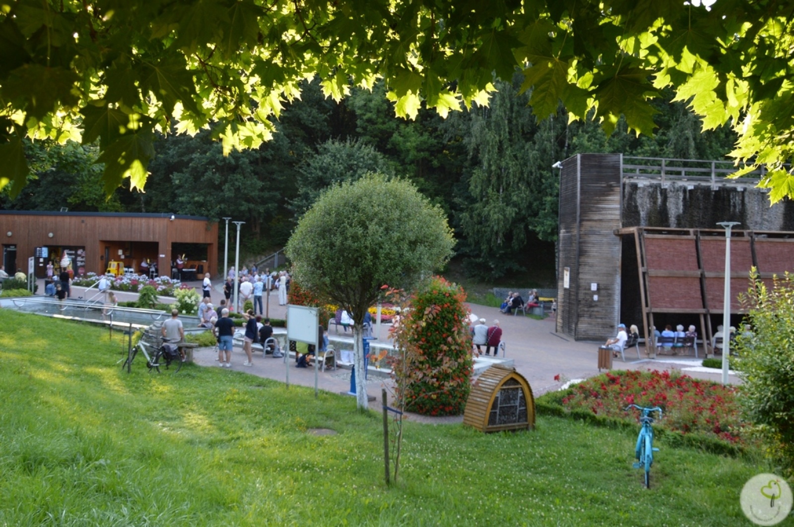 Zdjęcie w galerii na portalu naszwodzislaw.com: Kapela Ujki zagrała na tężniograniu w Radlinie [FOTO] wiadomości z regionu