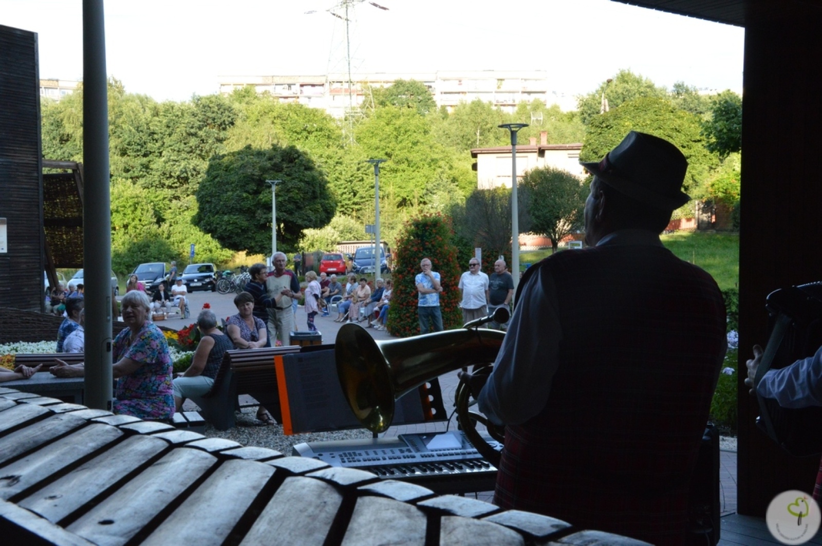 Zdjęcie w galerii na portalu naszwodzislaw.com: Kapela Ujki zagrała na tężniograniu w Radlinie [FOTO] wiadomości z regionu