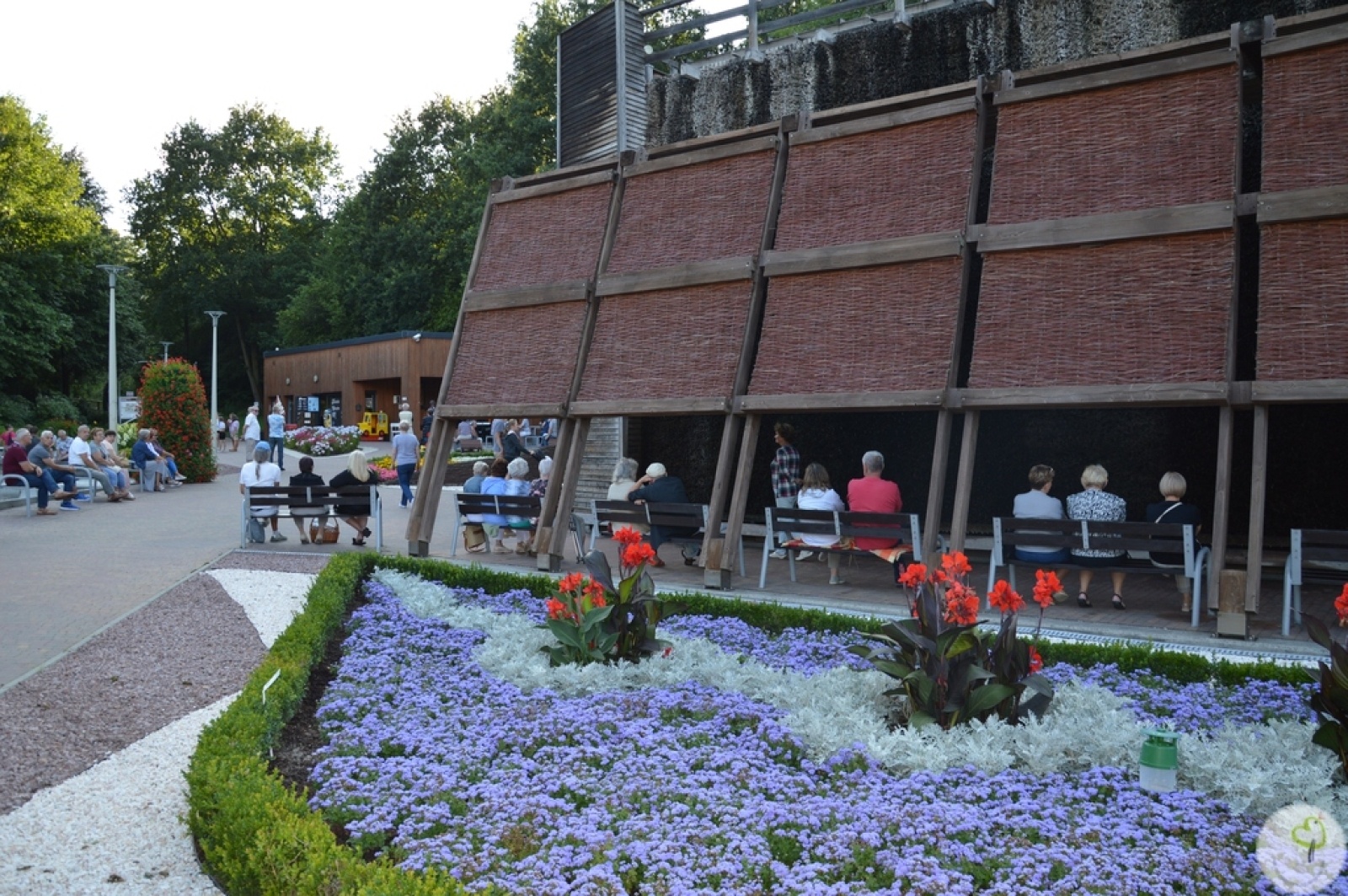Zdjęcie w galerii na portalu naszwodzislaw.com: Kapela Ujki zagrała na tężniograniu w Radlinie [FOTO] wiadomości z regionu