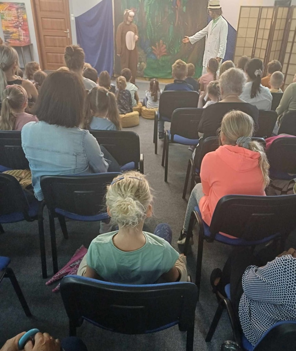 Zdjęcie w galerii na portalu naszwodzislaw.com: Spektakl i zabawa. Teatr Krak-Art w wodzisławskiej książnicy wiadomości z regionu