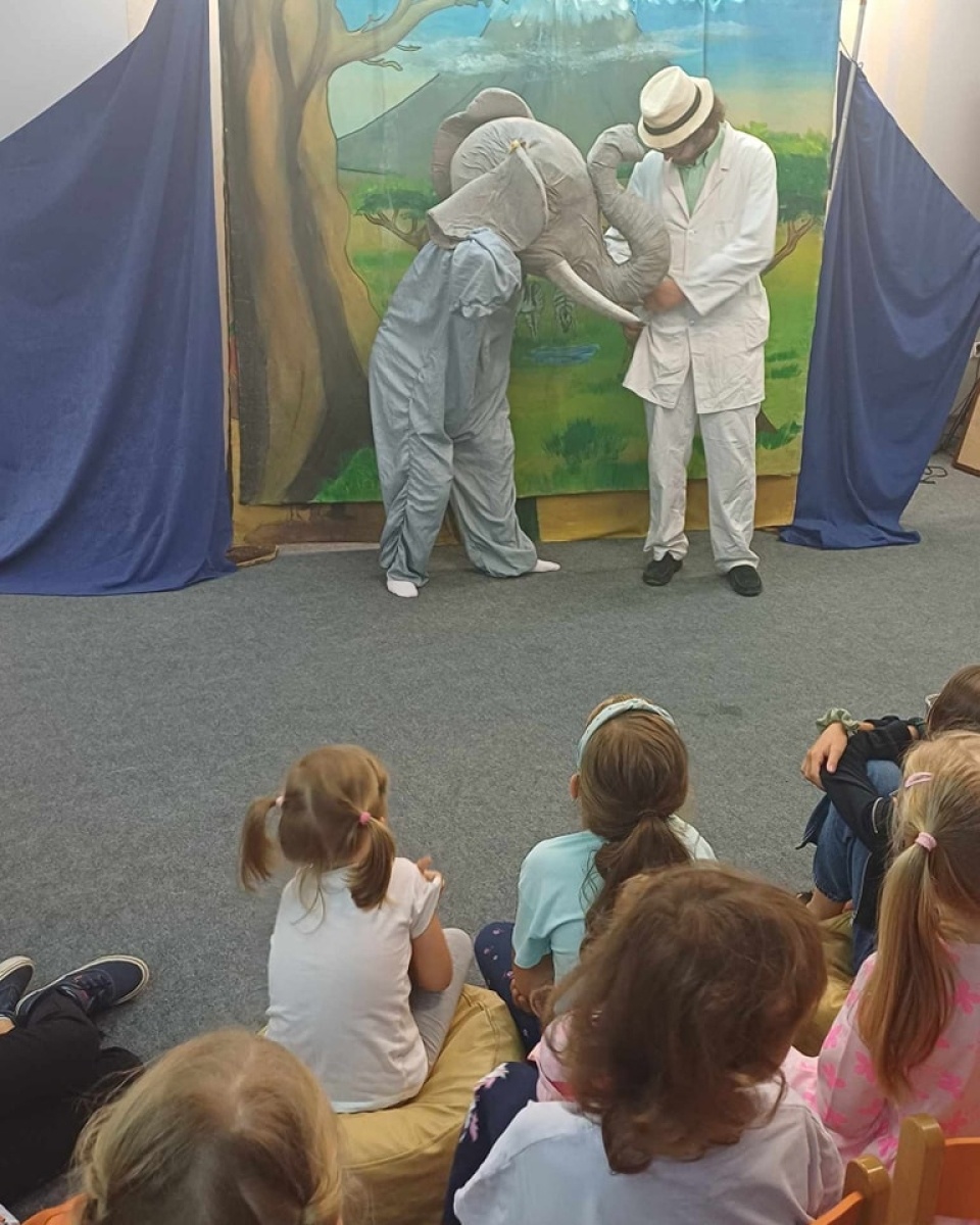 Zdjęcie w galerii na portalu naszwodzislaw.com: Spektakl i zabawa. Teatr Krak-Art w wodzisławskiej książnicy wiadomości z regionu