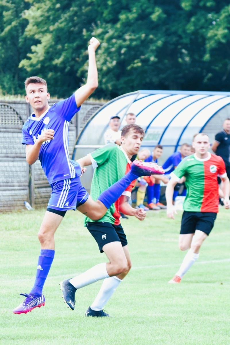 Zdjęcie w galerii na portalu naszwodzislaw.com: Puchar Wójta Gminy Godów za zwycięstwo w Gminnym Turnieju Piłki Nożnej powędrował do Gołkowic wiadomości z regionu