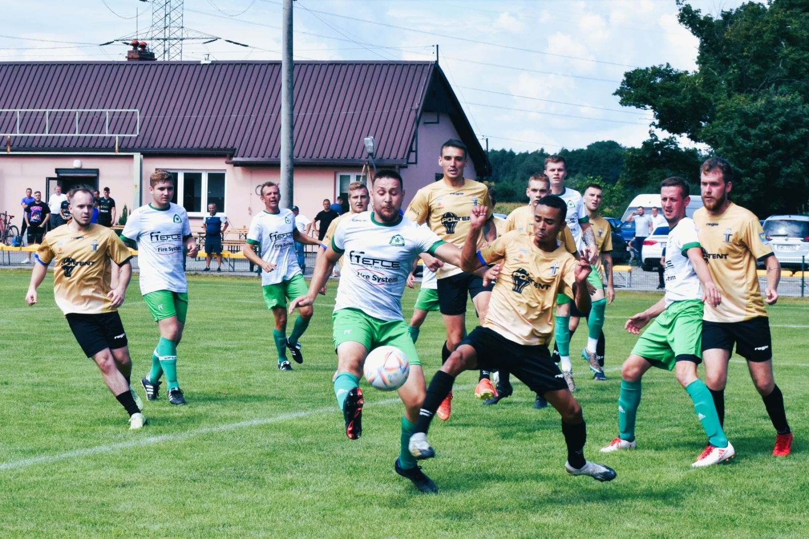 Zdjęcie w galerii na portalu naszwodzislaw.com: Puchar Wójta Gminy Godów za zwycięstwo w Gminnym Turnieju Piłki Nożnej powędrował do Gołkowic wiadomości z regionu