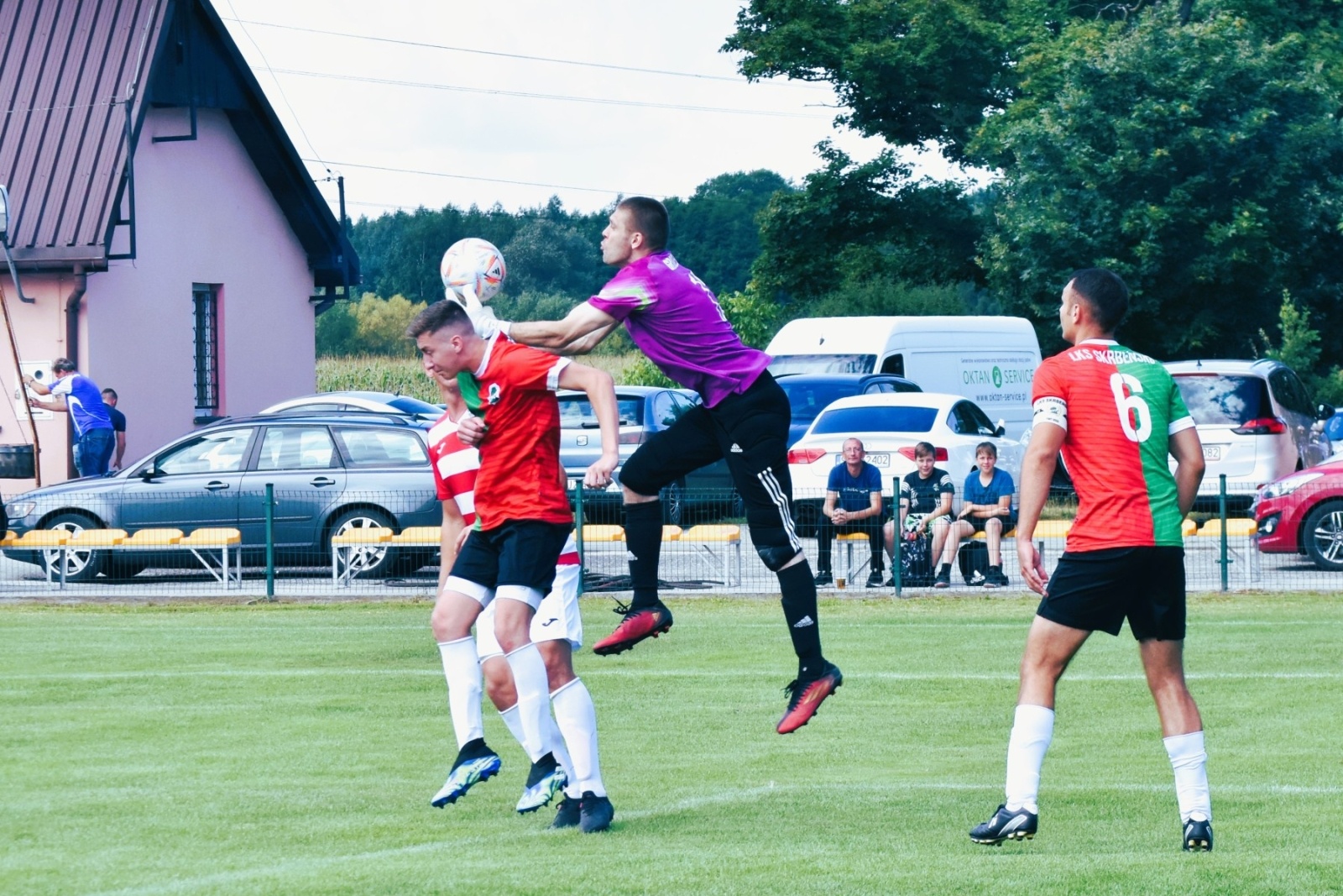 Zdjęcie w galerii na portalu naszwodzislaw.com: Puchar Wójta Gminy Godów za zwycięstwo w Gminnym Turnieju Piłki Nożnej powędrował do Gołkowic wiadomości z regionu