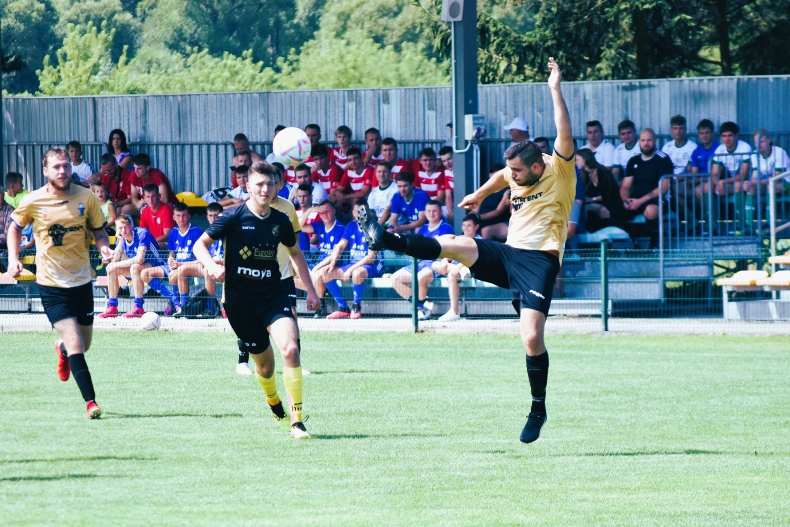 Zdjęcie w galerii na portalu naszwodzislaw.com: Puchar Wójta Gminy Godów za zwycięstwo w Gminnym Turnieju Piłki Nożnej powędrował do Gołkowic wiadomości z regionu