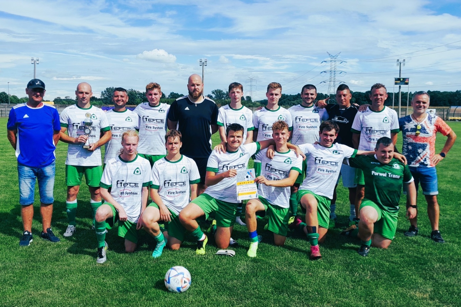 Zdjęcie w galerii na portalu naszwodzislaw.com: Puchar Wójta Gminy Godów za zwycięstwo w Gminnym Turnieju Piłki Nożnej powędrował do Gołkowic wiadomości z regionu