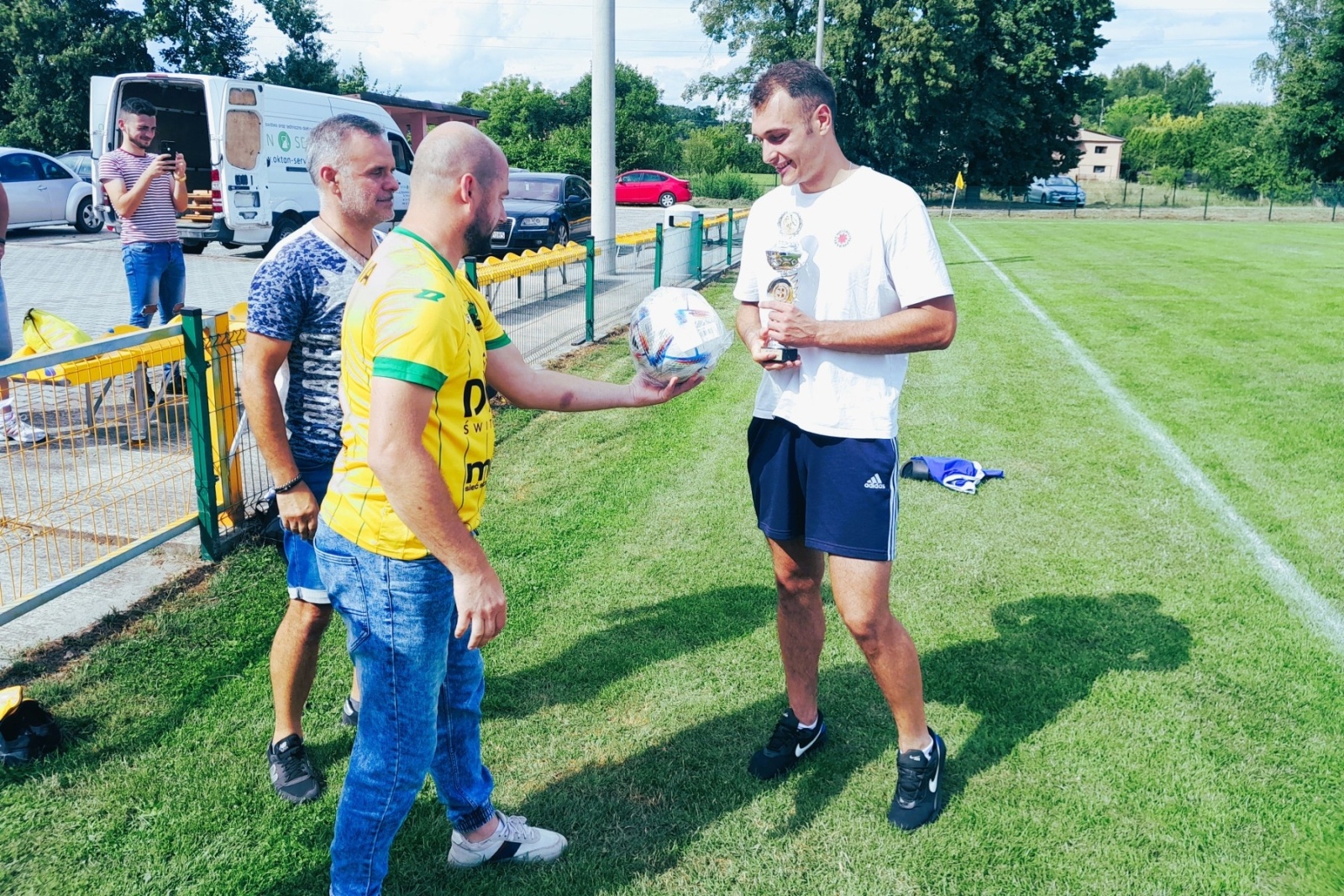 Zdjęcie w galerii na portalu naszwodzislaw.com: Puchar Wójta Gminy Godów za zwycięstwo w Gminnym Turnieju Piłki Nożnej powędrował do Gołkowic wiadomości z regionu