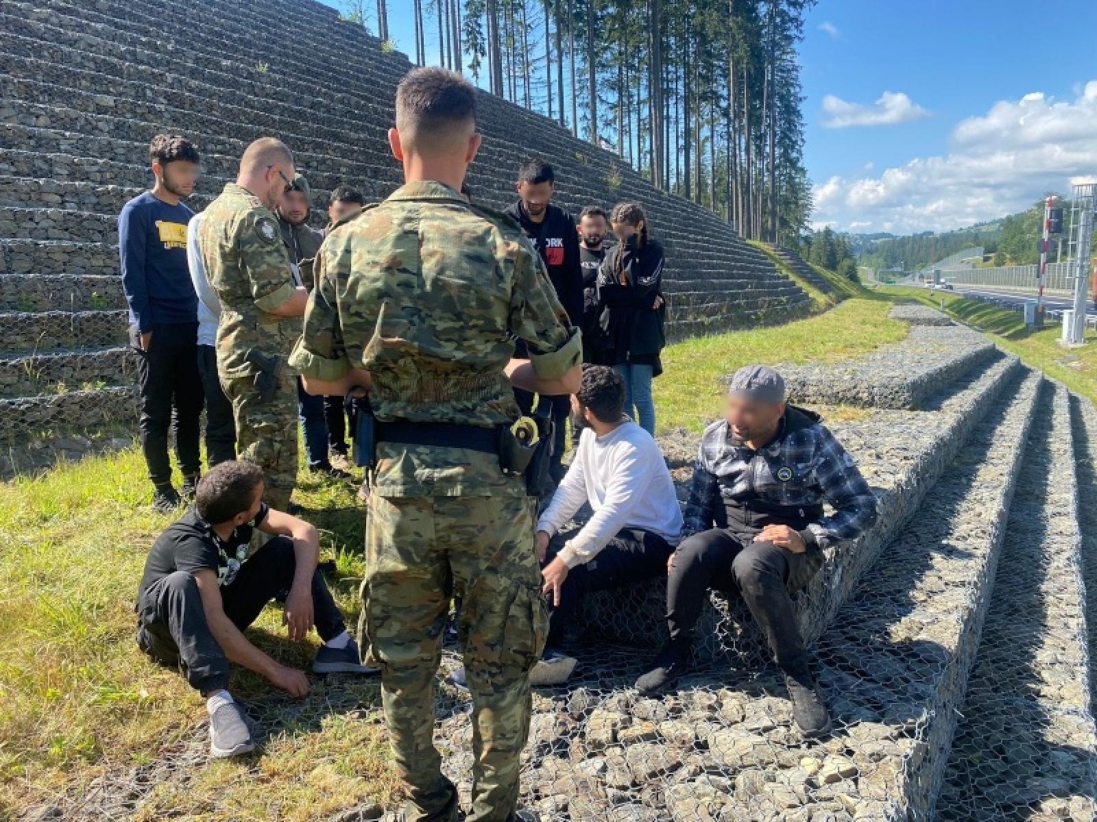Zdjęcie w galerii na portalu naszwodzislaw.com: Niemcy chcą kontroli na polsko-czeskich granicach. Rośnie liczba nielegalnych migrantów wiadomości z regionu