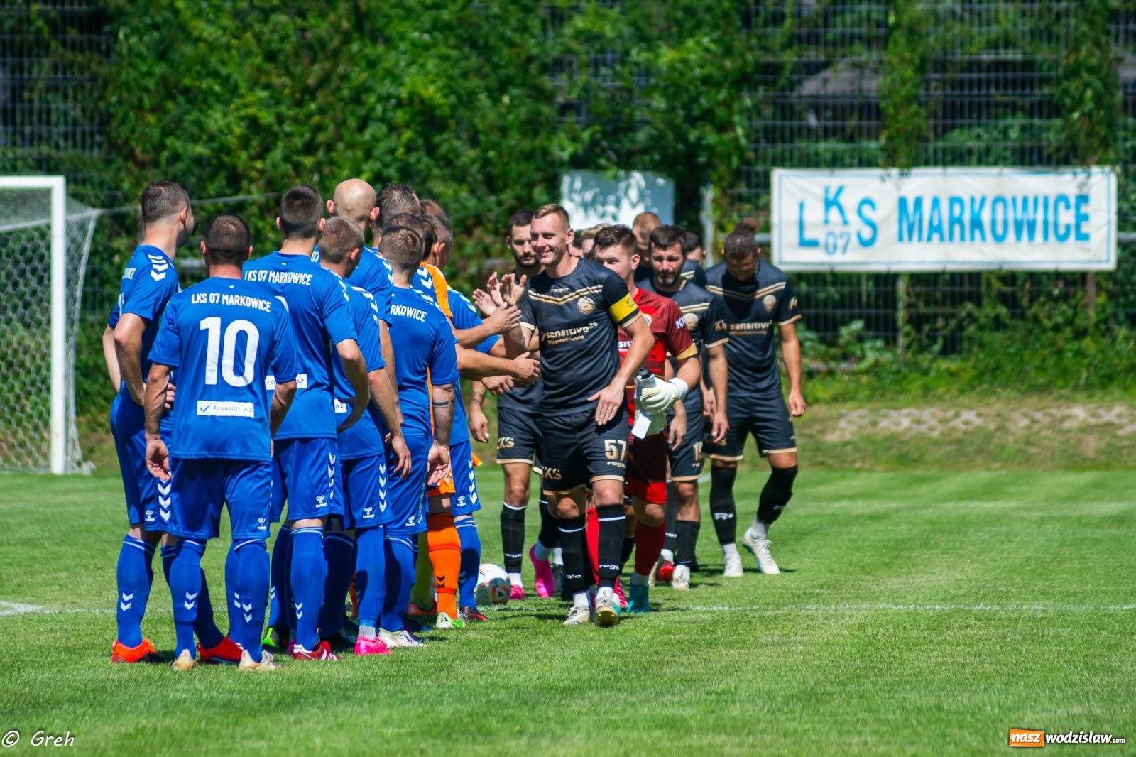 Zdjęcie w galerii na portalu naszwodzislaw.com: A klasa. Udana inauguracja Przyszłości Rogów. LKS 07 Markowice pokonany [FOTO] wiadomości z regionu