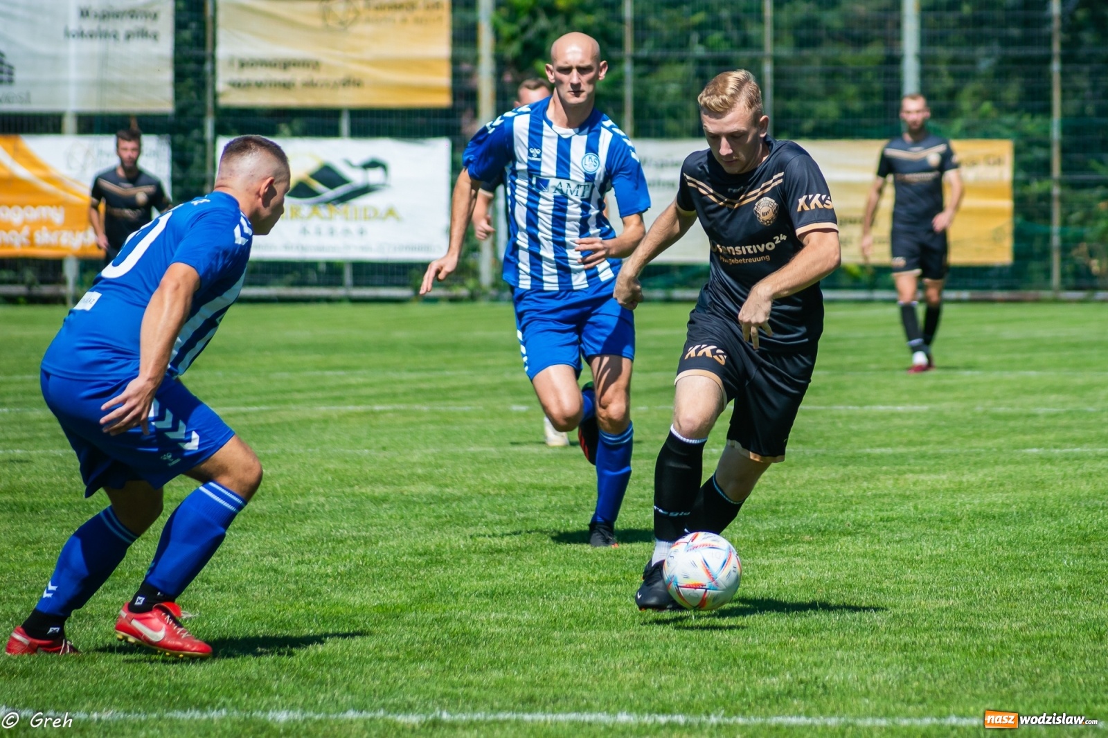 Zdjęcie w galerii na portalu naszwodzislaw.com: A klasa. Udana inauguracja Przyszłości Rogów. LKS 07 Markowice pokonany [FOTO] wiadomości z regionu