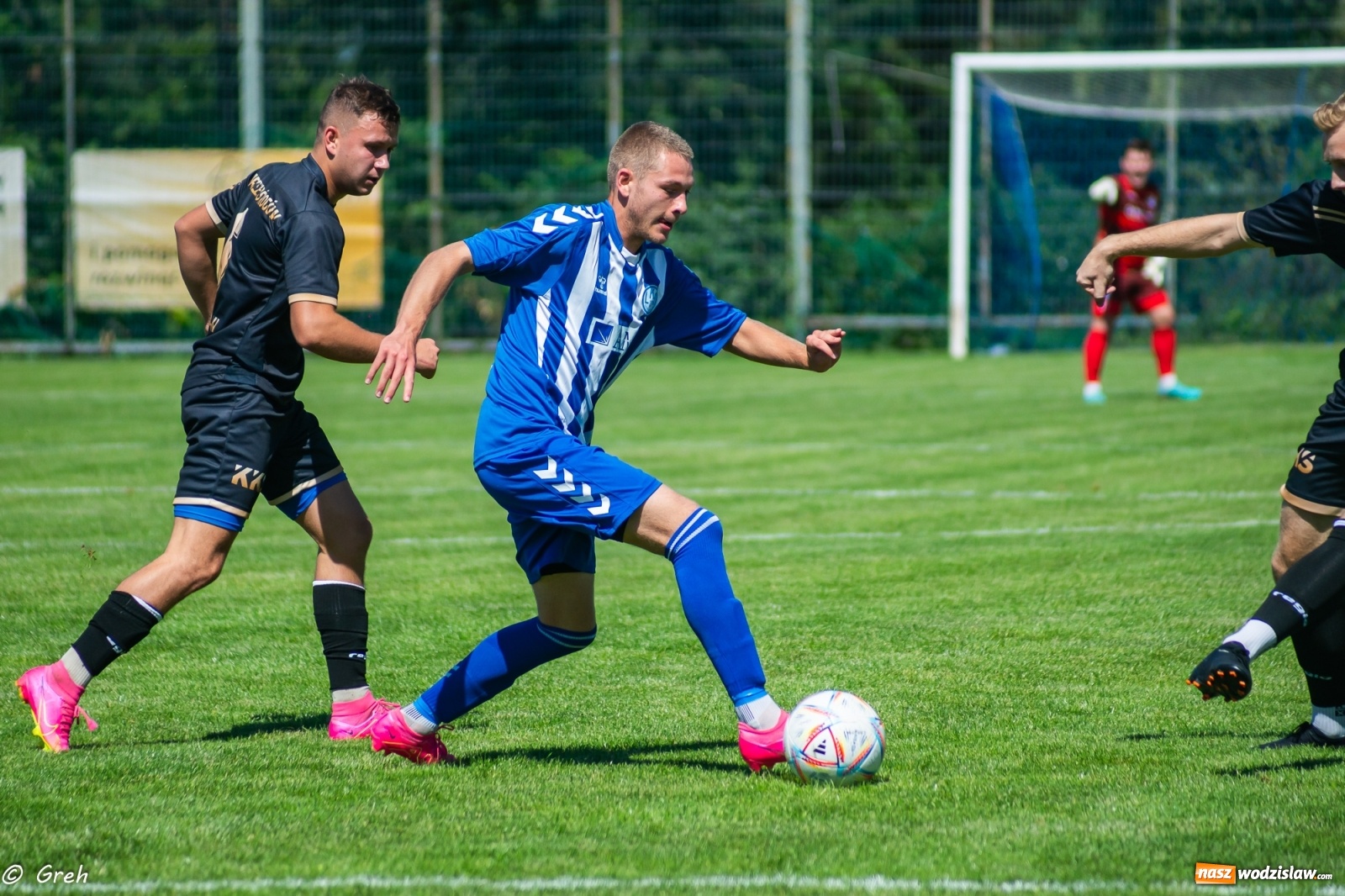 Zdjęcie w galerii na portalu naszwodzislaw.com: A klasa. Udana inauguracja Przyszłości Rogów. LKS 07 Markowice pokonany [FOTO] wiadomości z regionu