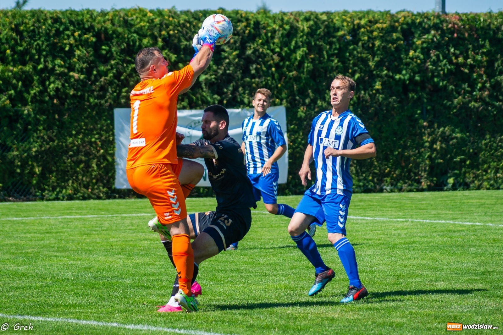 Zdjęcie w galerii na portalu naszwodzislaw.com: A klasa. Udana inauguracja Przyszłości Rogów. LKS 07 Markowice pokonany [FOTO] wiadomości z regionu