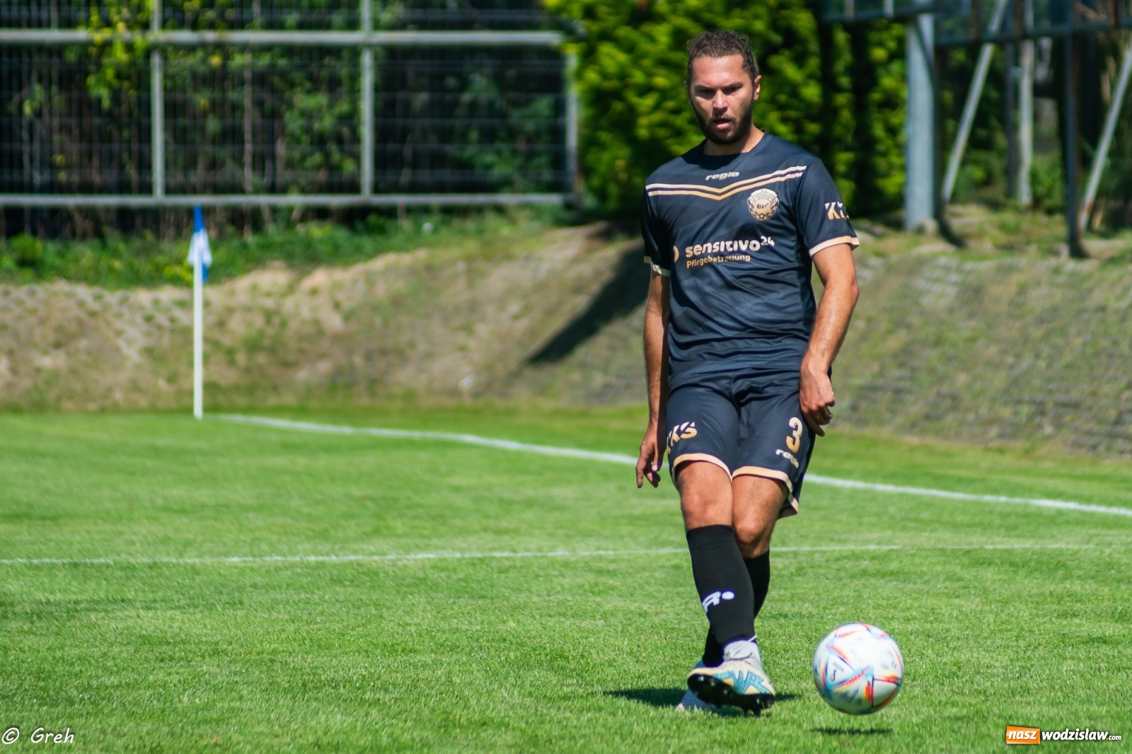 Zdjęcie w galerii na portalu naszwodzislaw.com: A klasa. Udana inauguracja Przyszłości Rogów. LKS 07 Markowice pokonany [FOTO] wiadomości z regionu