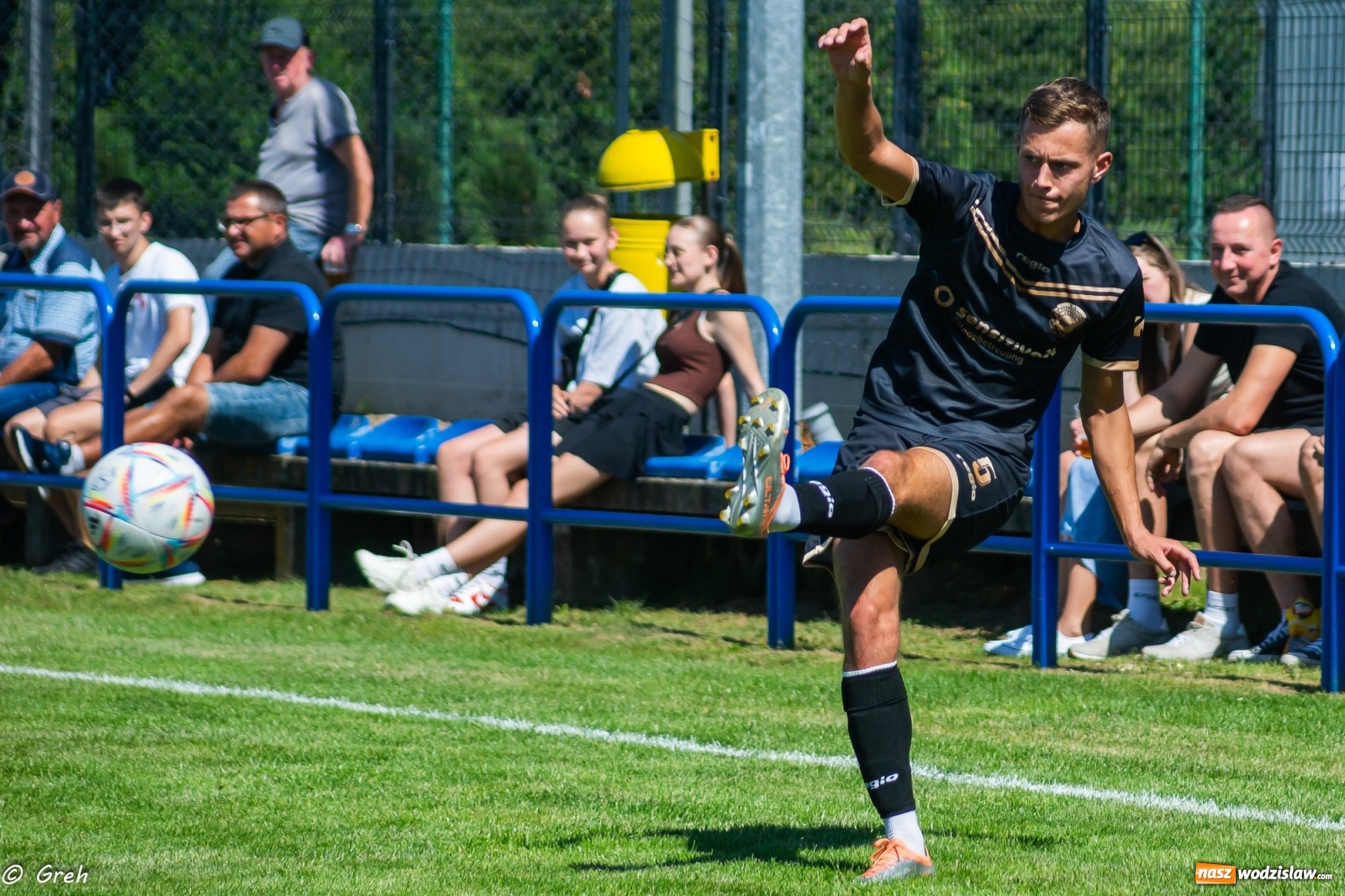 Zdjęcie w galerii na portalu naszwodzislaw.com: A klasa. Udana inauguracja Przyszłości Rogów. LKS 07 Markowice pokonany [FOTO] wiadomości z regionu