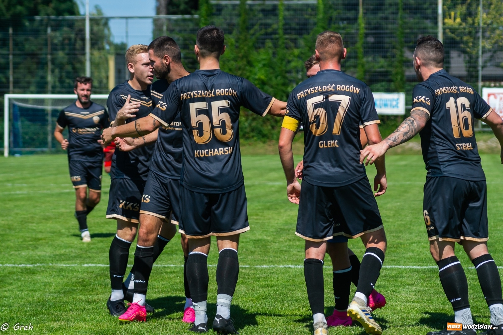 Zdjęcie w galerii na portalu naszwodzislaw.com: A klasa. Udana inauguracja Przyszłości Rogów. LKS 07 Markowice pokonany [FOTO] wiadomości z regionu