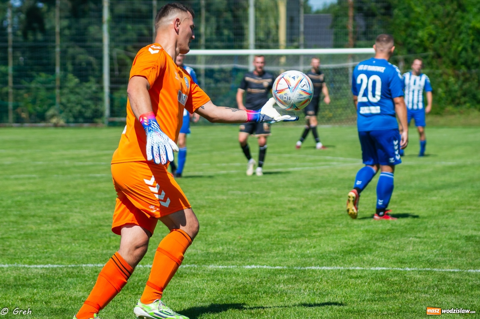 Zdjęcie w galerii na portalu naszwodzislaw.com: A klasa. Udana inauguracja Przyszłości Rogów. LKS 07 Markowice pokonany [FOTO] wiadomości z regionu