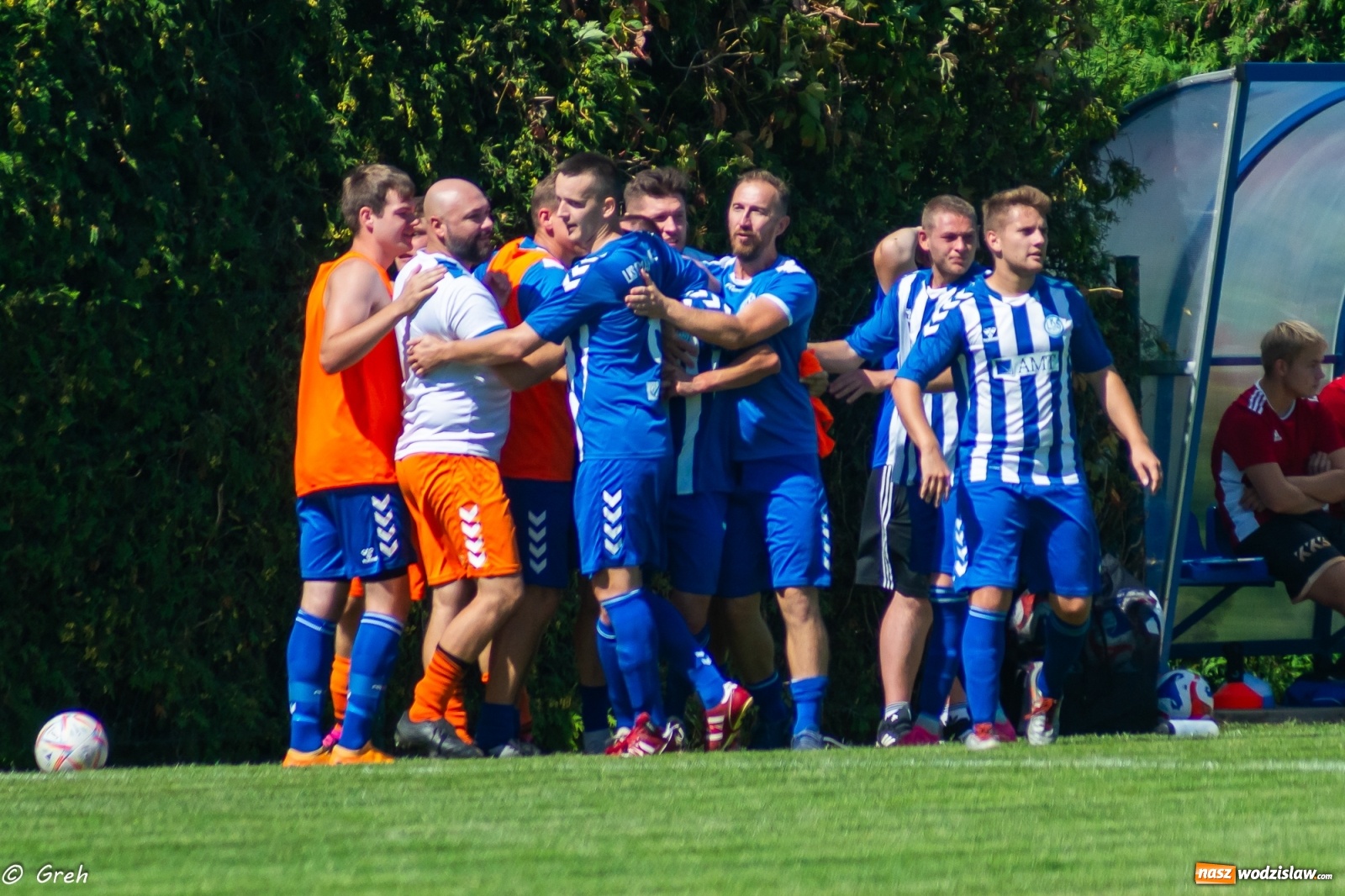 Zdjęcie w galerii na portalu naszwodzislaw.com: A klasa. Udana inauguracja Przyszłości Rogów. LKS 07 Markowice pokonany [FOTO] wiadomości z regionu