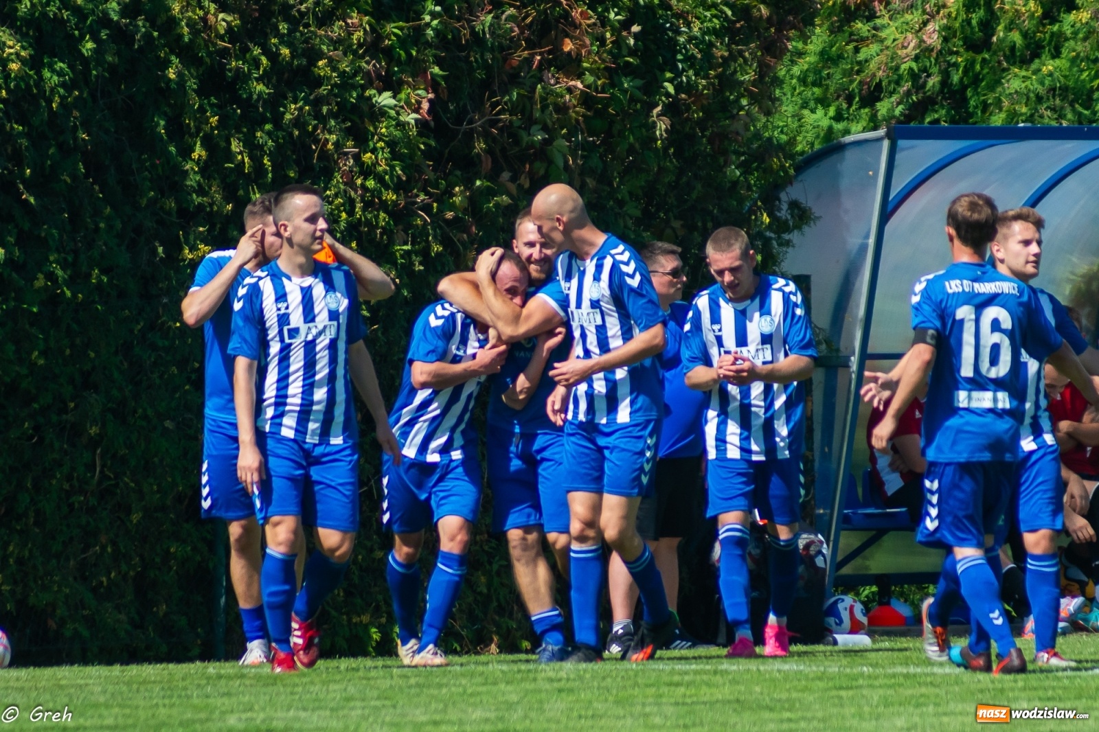 Zdjęcie w galerii na portalu naszwodzislaw.com: A klasa. Udana inauguracja Przyszłości Rogów. LKS 07 Markowice pokonany [FOTO] wiadomości z regionu