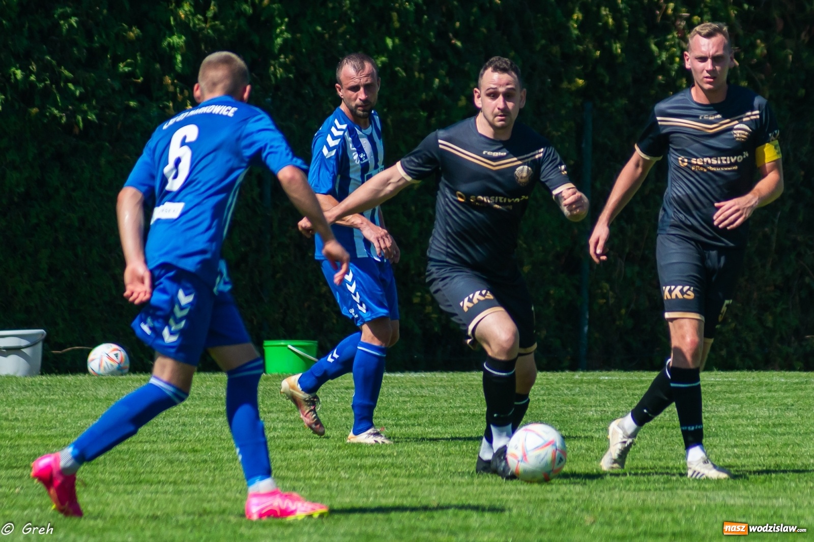 Zdjęcie w galerii na portalu naszwodzislaw.com: A klasa. Udana inauguracja Przyszłości Rogów. LKS 07 Markowice pokonany [FOTO] wiadomości z regionu