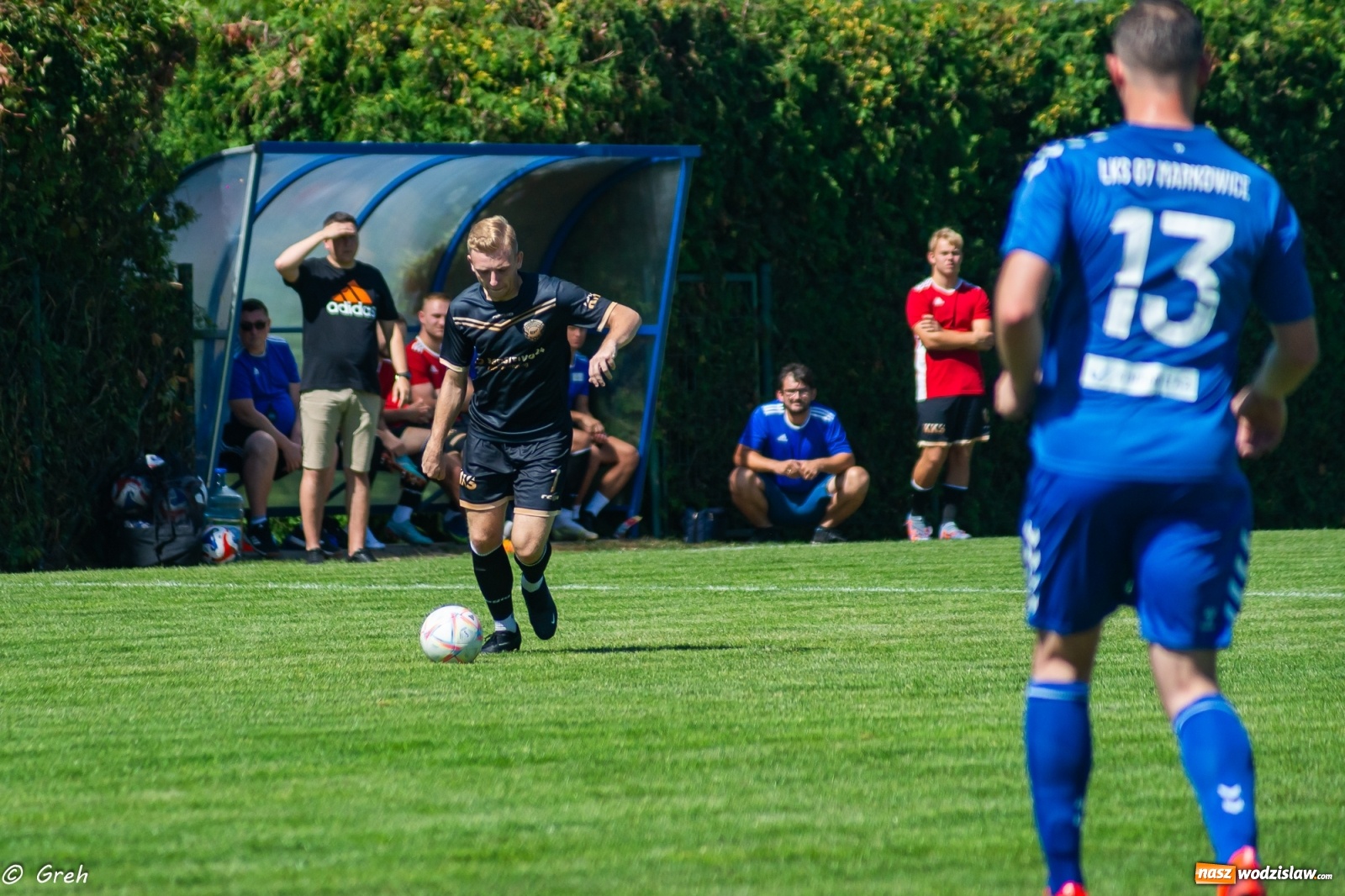 Zdjęcie w galerii na portalu naszwodzislaw.com: A klasa. Udana inauguracja Przyszłości Rogów. LKS 07 Markowice pokonany [FOTO] wiadomości z regionu