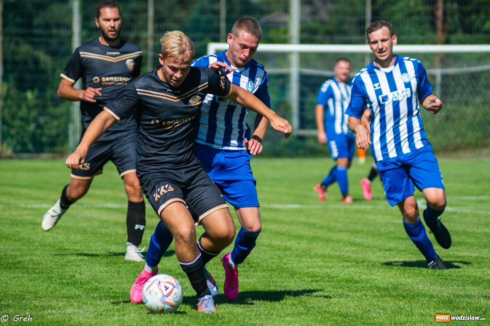 Zdjęcie w galerii na portalu naszwodzislaw.com: A klasa. Udana inauguracja Przyszłości Rogów. LKS 07 Markowice pokonany [FOTO] wiadomości z regionu