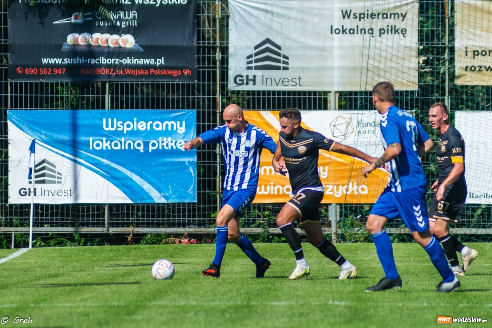 Zdjęcie w galerii na portalu naszwodzislaw.com: A klasa. Udana inauguracja Przyszłości Rogów. LKS 07 Markowice pokonany [FOTO] wiadomości z regionu