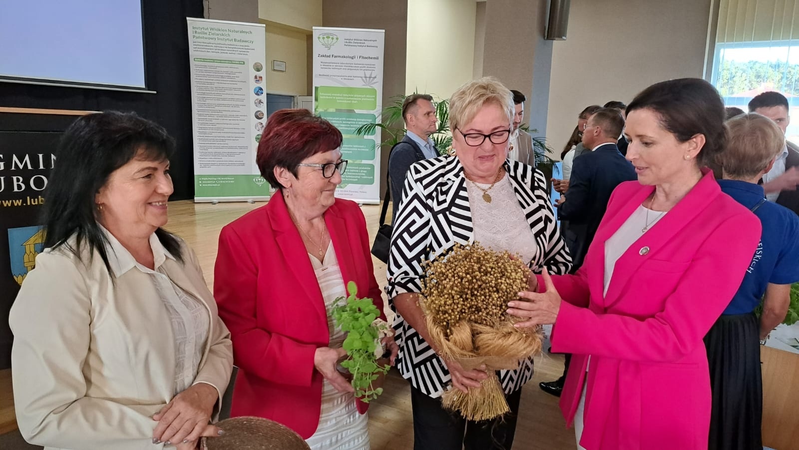 Zdjęcie w galerii na portalu naszwodzislaw.com: Do Lubomi przyjechała wiceminister rolnictwa. Spotkała się z Kołami Gospodyń Wiejskich wiadomości z regionu