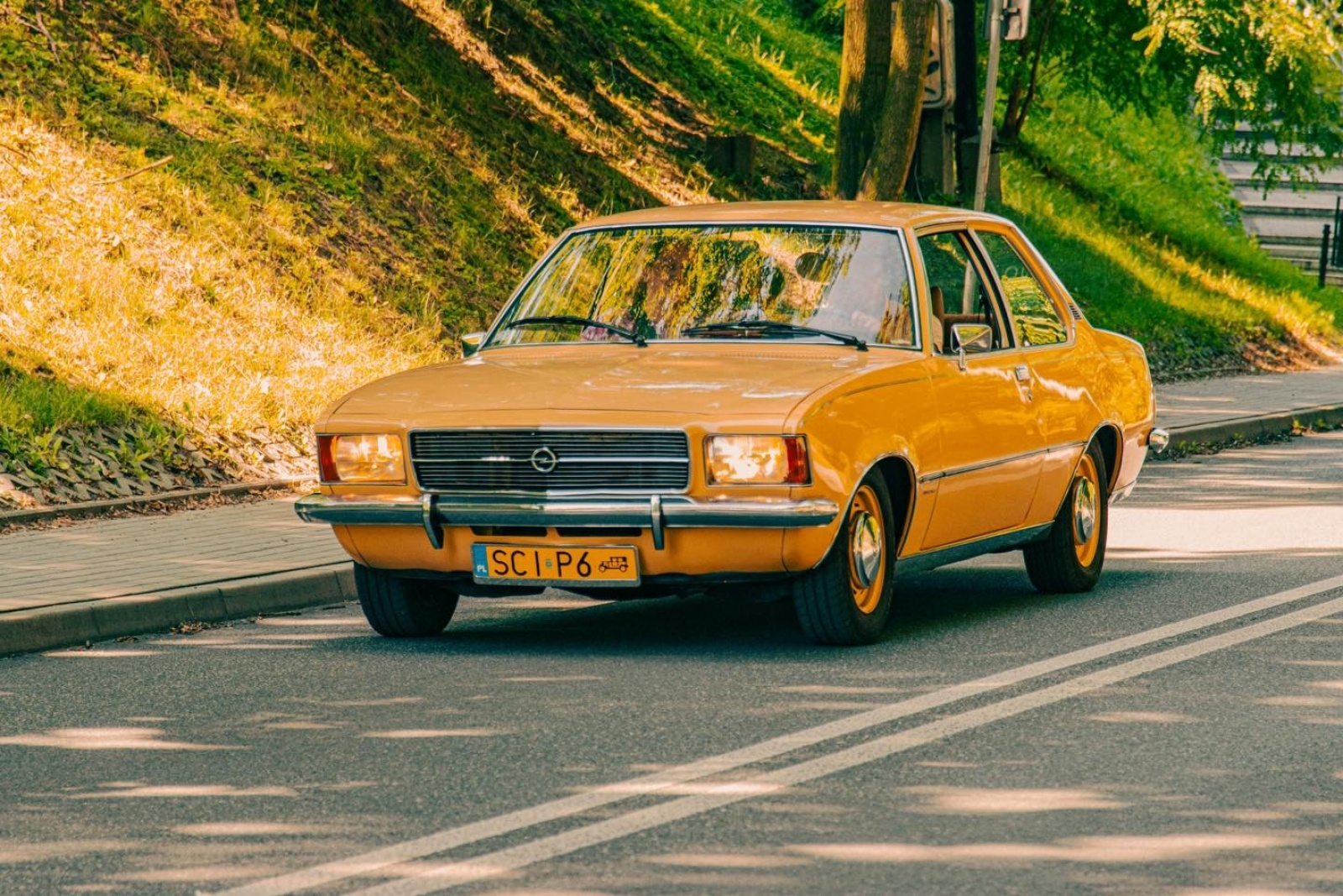 Zdjęcie w galerii na portalu naszwodzislaw.com: Za nami pierwszy zlot zabytkowej motoryzacji [FOTO] wiadomości z regionu