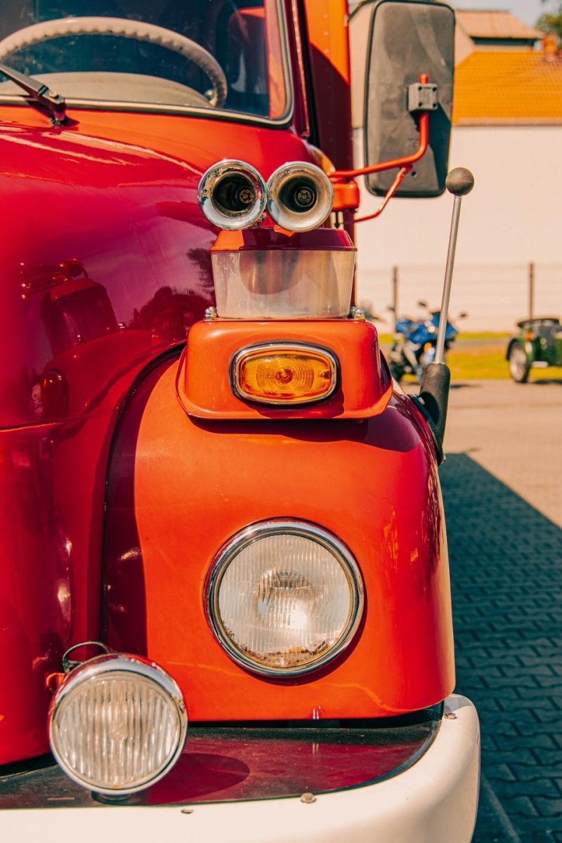 Zdjęcie w galerii na portalu naszwodzislaw.com: Za nami pierwszy zlot zabytkowej motoryzacji [FOTO] wiadomości z regionu