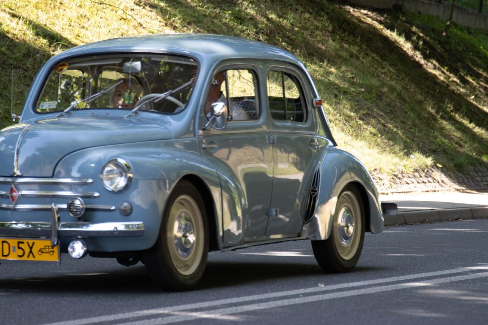 Zdjęcie w galerii na portalu naszwodzislaw.com: Za nami pierwszy zlot zabytkowej motoryzacji [FOTO] wiadomości z regionu