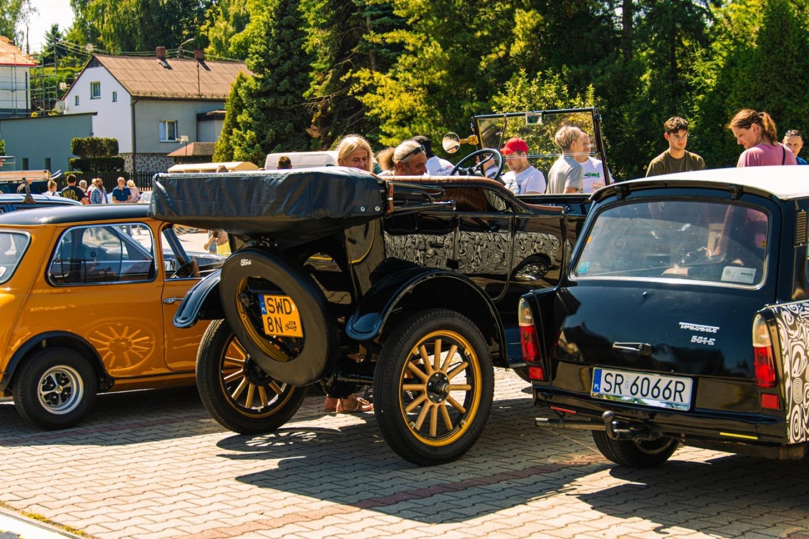 Zdjęcie w galerii na portalu naszwodzislaw.com: Za nami pierwszy zlot zabytkowej motoryzacji [FOTO] wiadomości z regionu