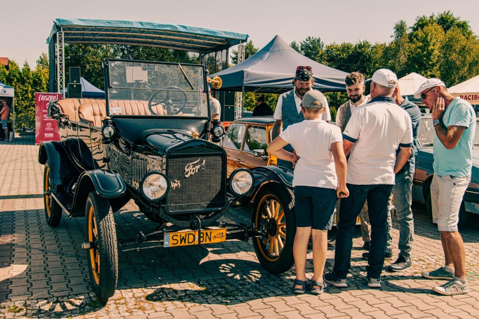 Zdjęcie w galerii na portalu naszwodzislaw.com: Za nami pierwszy zlot zabytkowej motoryzacji [FOTO] wiadomości z regionu