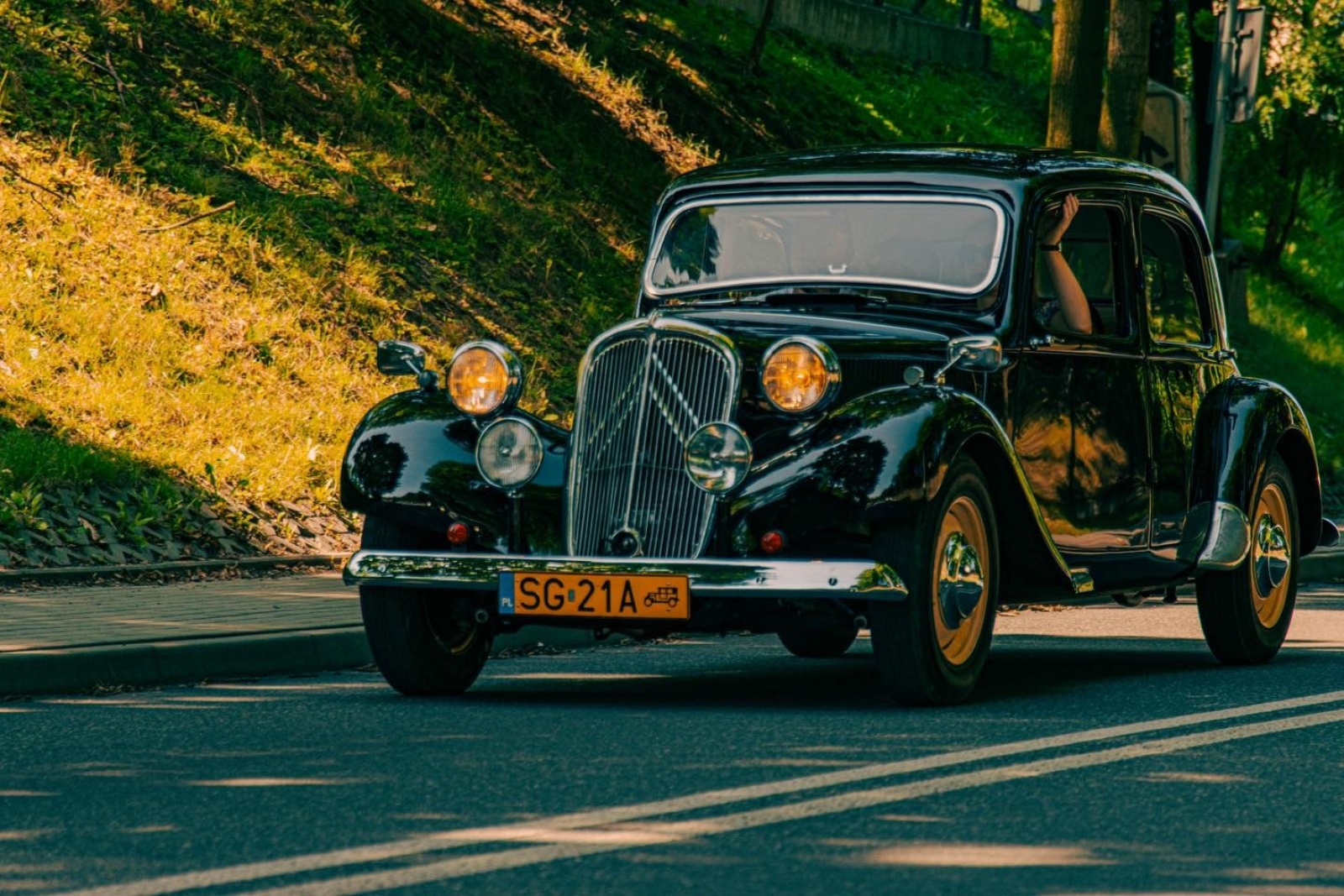 Zdjęcie w galerii na portalu naszwodzislaw.com: Za nami pierwszy zlot zabytkowej motoryzacji [FOTO] wiadomości z regionu