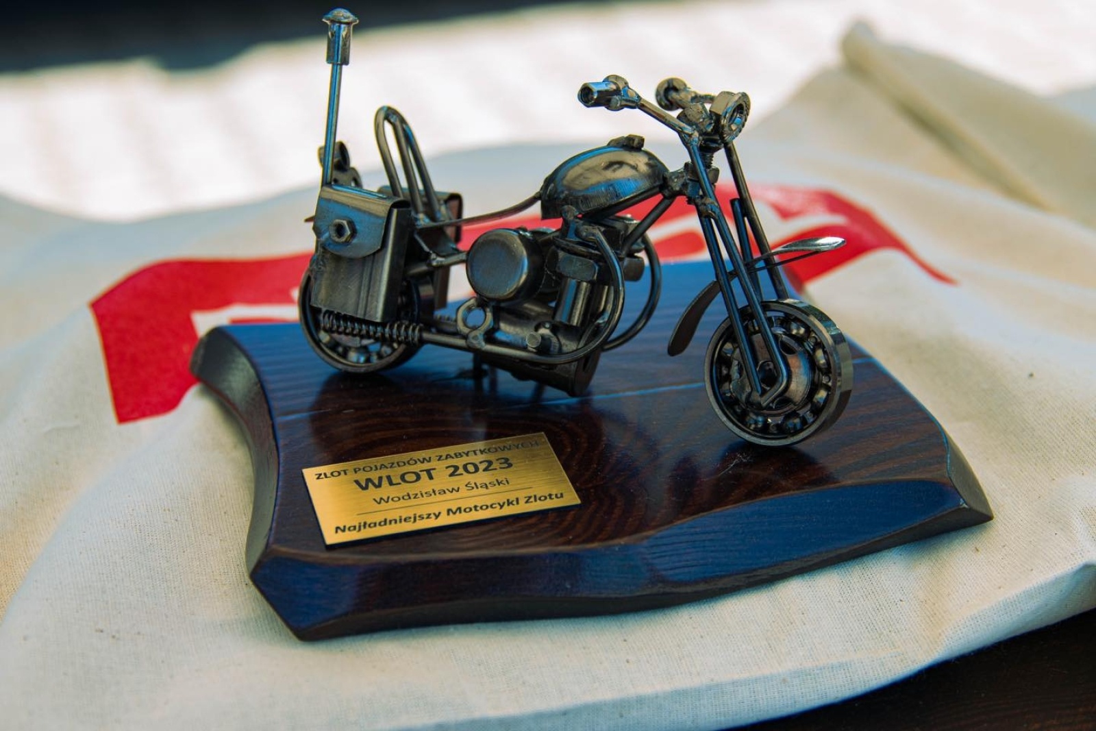 Zdjęcie w galerii na portalu naszwodzislaw.com: Za nami pierwszy zlot zabytkowej motoryzacji [FOTO] wiadomości z regionu