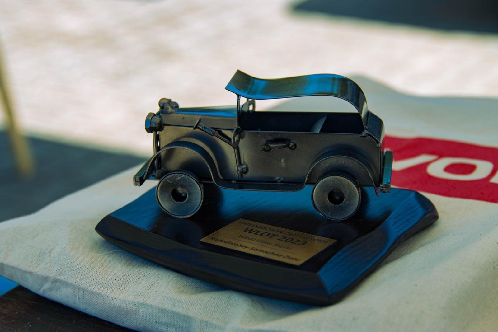 Zdjęcie w galerii na portalu naszwodzislaw.com: Za nami pierwszy zlot zabytkowej motoryzacji [FOTO] wiadomości z regionu