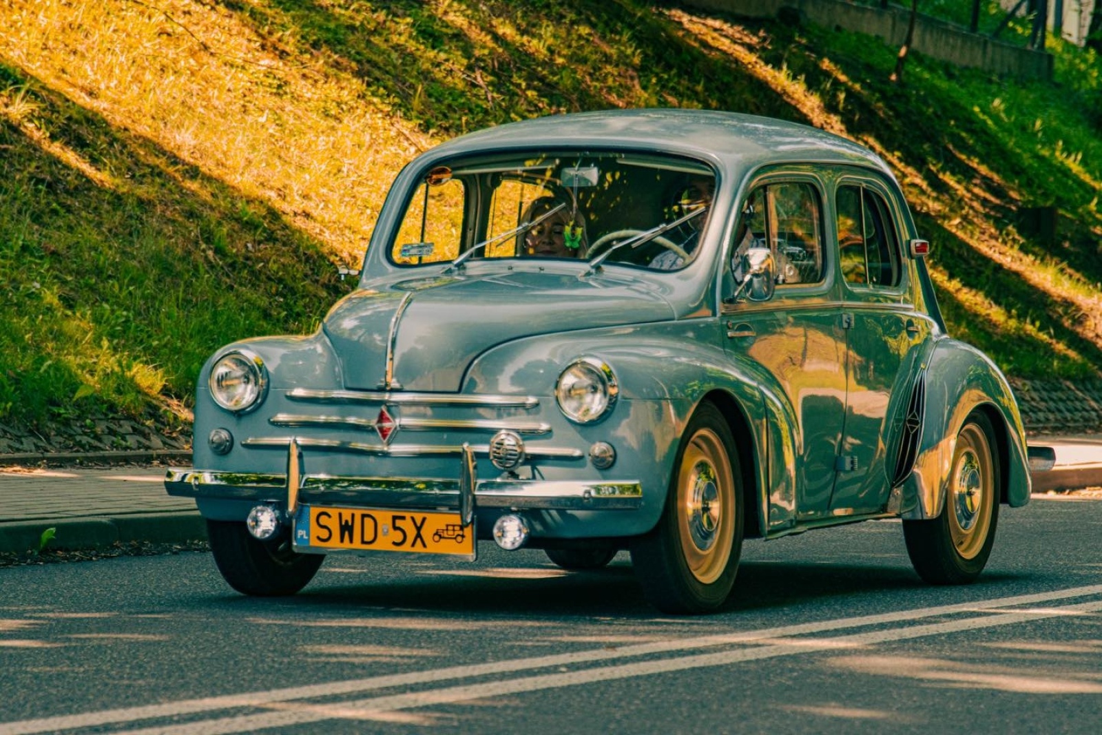 Zdjęcie w galerii na portalu naszwodzislaw.com: Za nami pierwszy zlot zabytkowej motoryzacji [FOTO] wiadomości z regionu