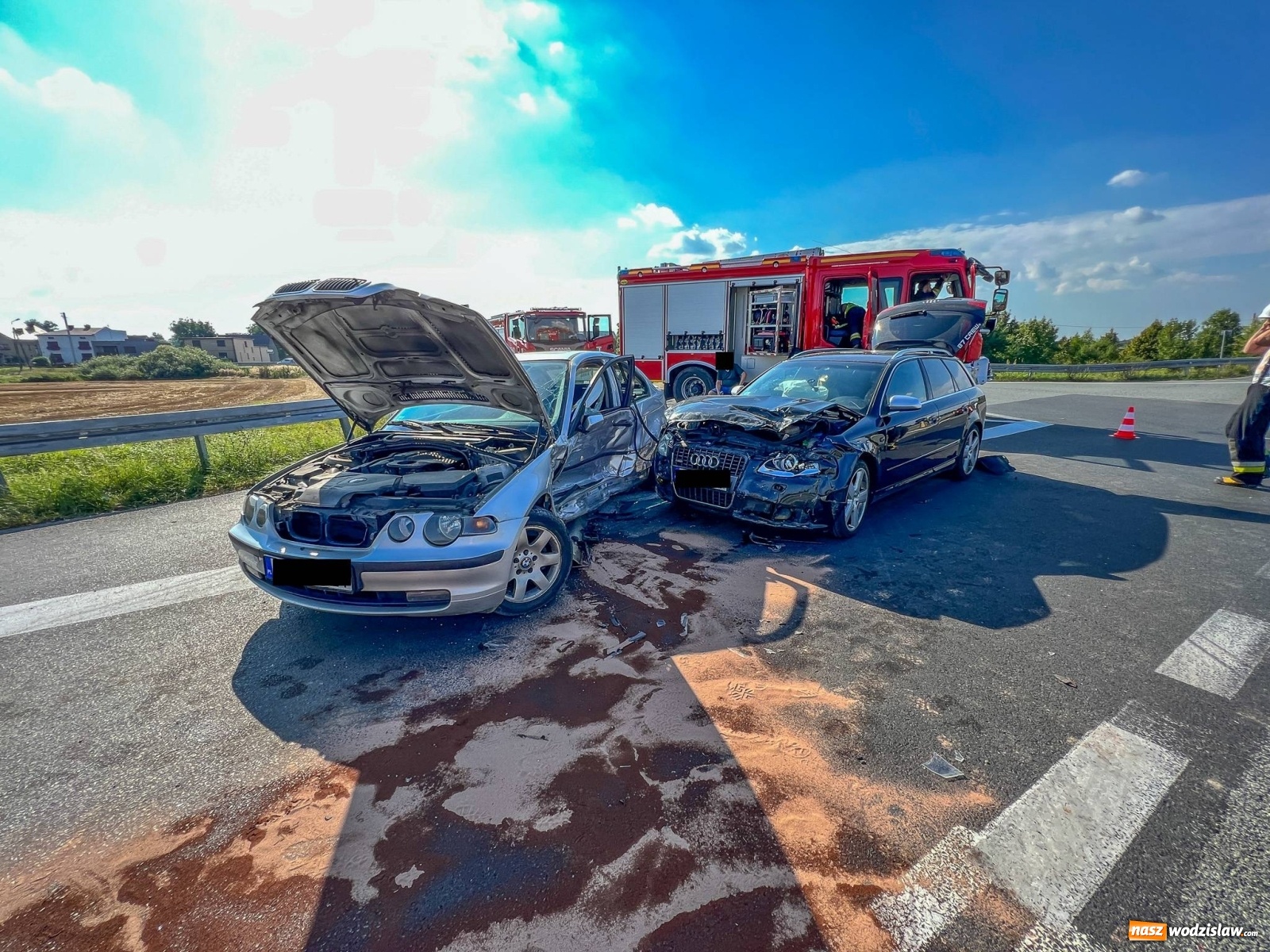 Zdjęcie w galerii na portalu naszwodzislaw.com: Dwa pojazdy z powiatu wodzisławskiego zderzyły się w Zabełkowie wiadomości z regionu