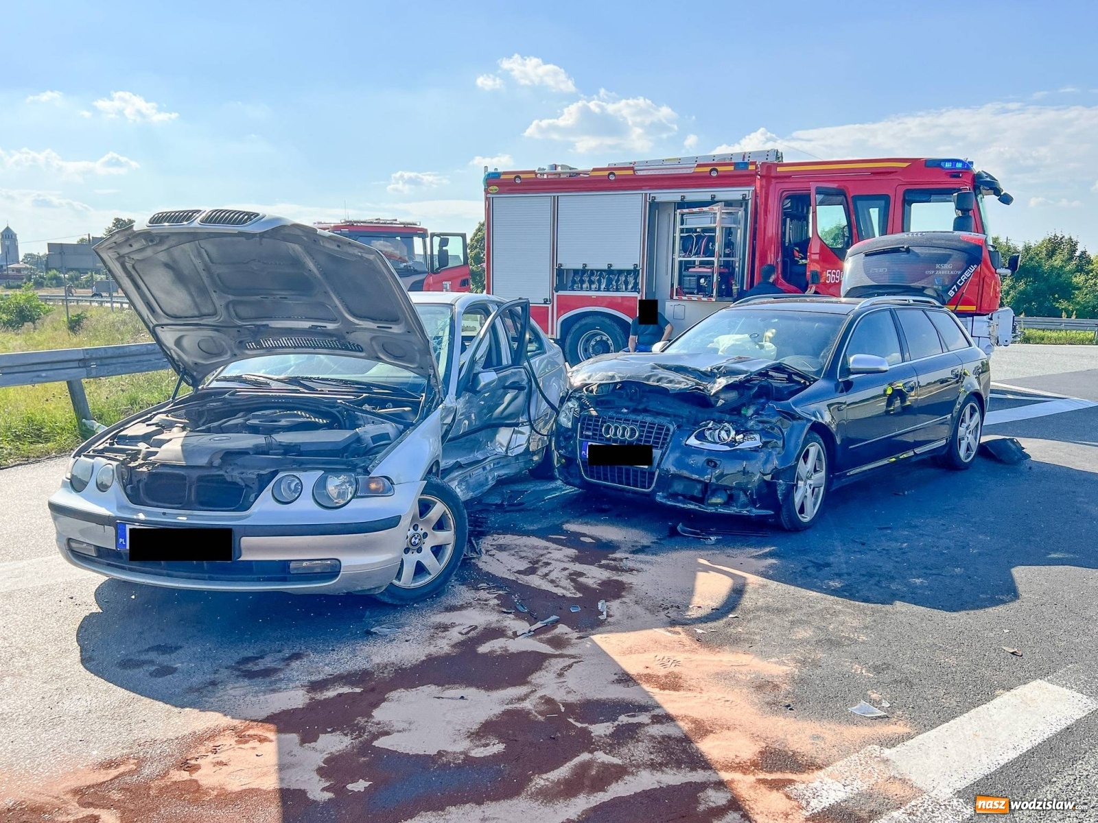 Zdjęcie w galerii na portalu naszwodzislaw.com: Dwa pojazdy z powiatu wodzisławskiego zderzyły się w Zabełkowie wiadomości z regionu