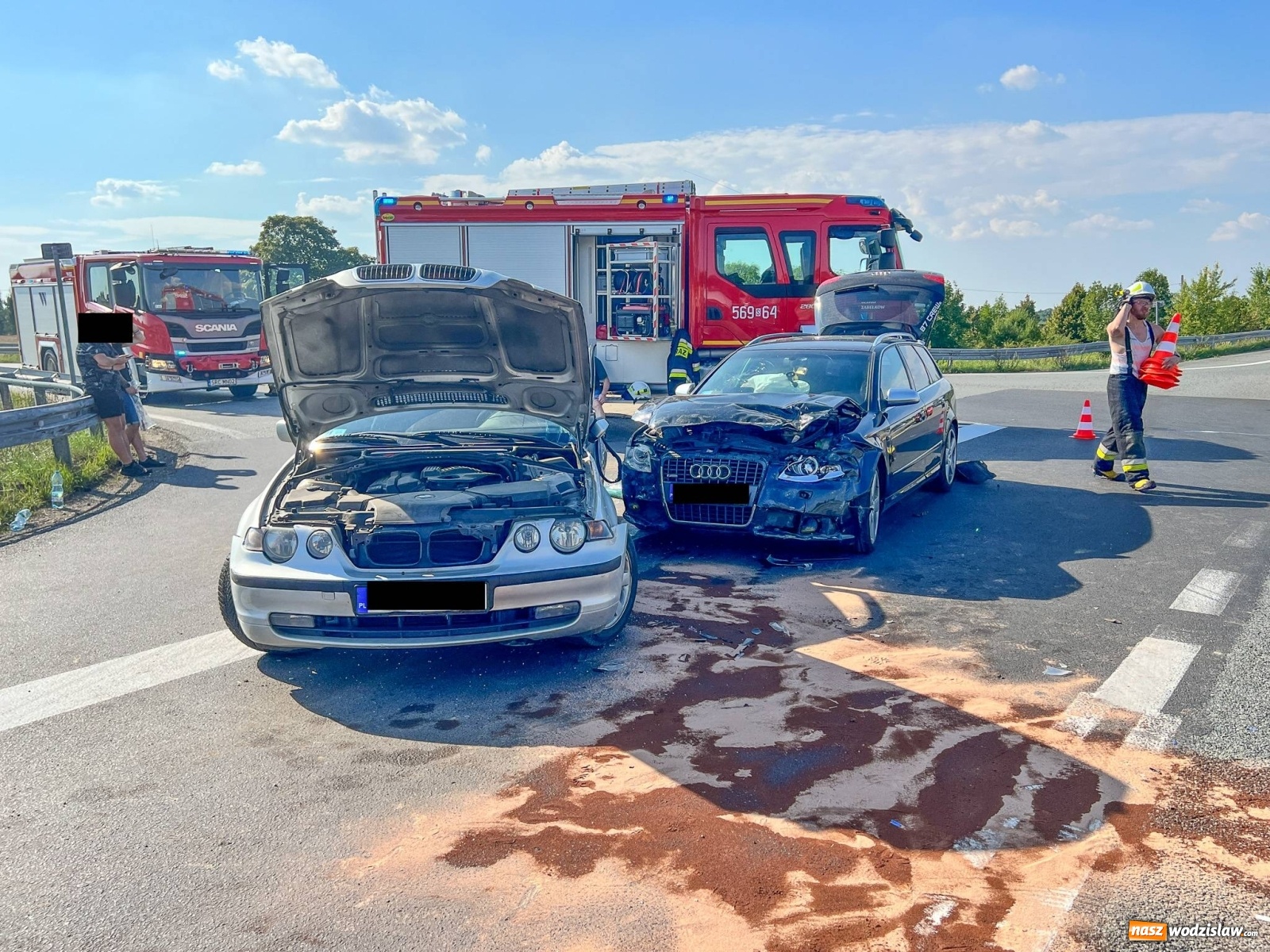 Zdjęcie w galerii na portalu naszwodzislaw.com: Dwa pojazdy z powiatu wodzisławskiego zderzyły się w Zabełkowie wiadomości z regionu