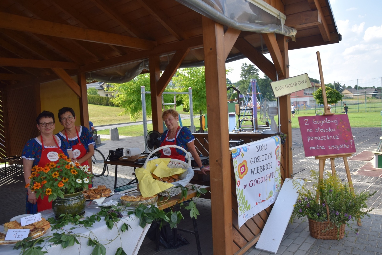 Zdjęcie w galerii na portalu naszwodzislaw.com: Sąsiedzka integracja w Połomi pełna atrakcji [FOTO] wiadomości z regionu